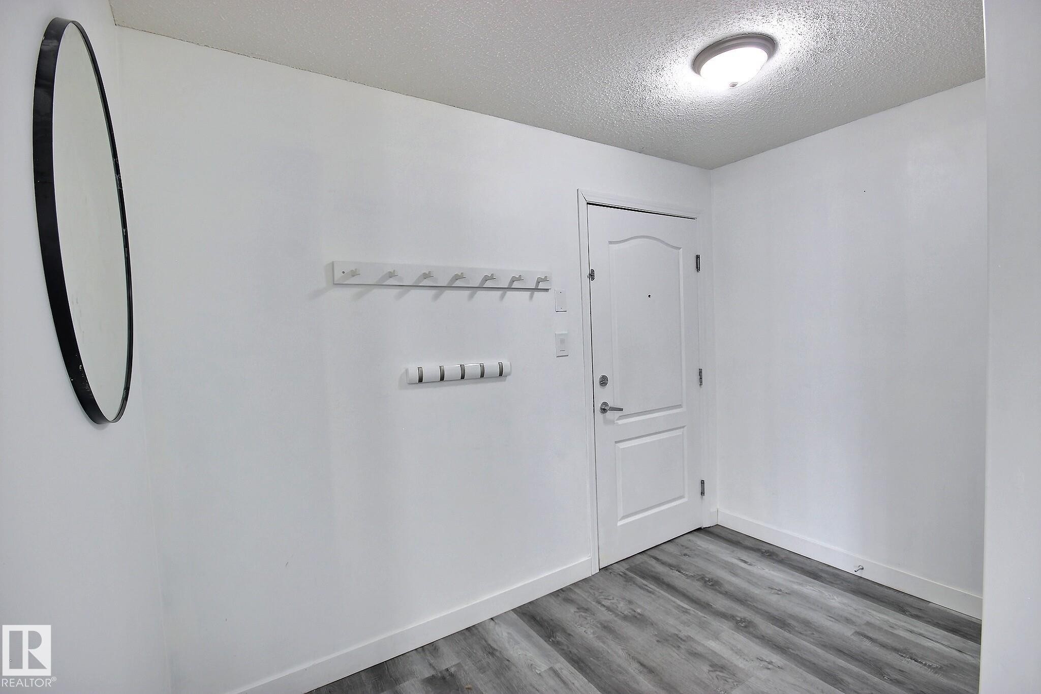222 111 Edwards Drive, Edmonton, AB - Indoor Photo Showing Other Room