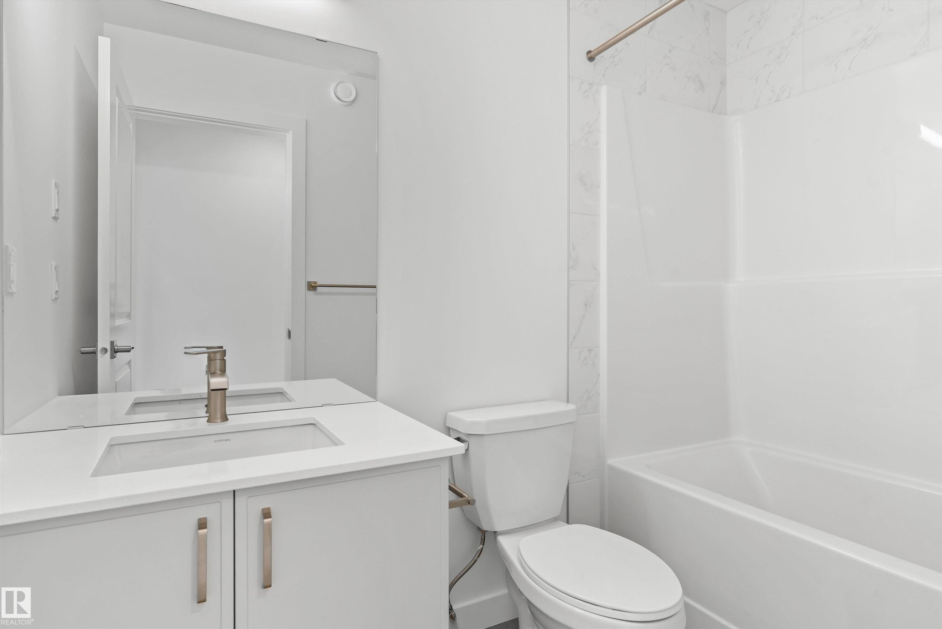 20635 43 Avenue, Edmonton, AB - Indoor Photo Showing Bathroom