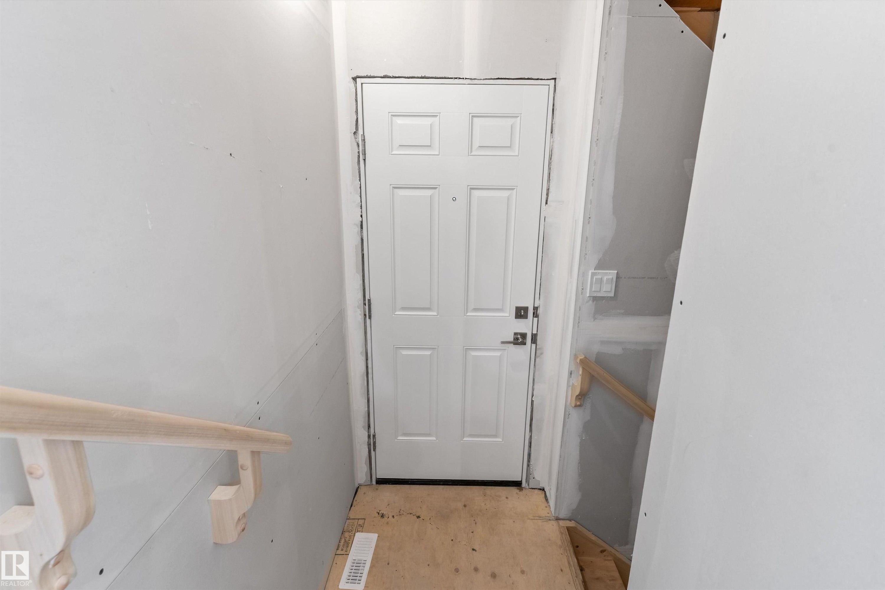 20635 43 Avenue, Edmonton, AB - Indoor Photo Showing Other Room