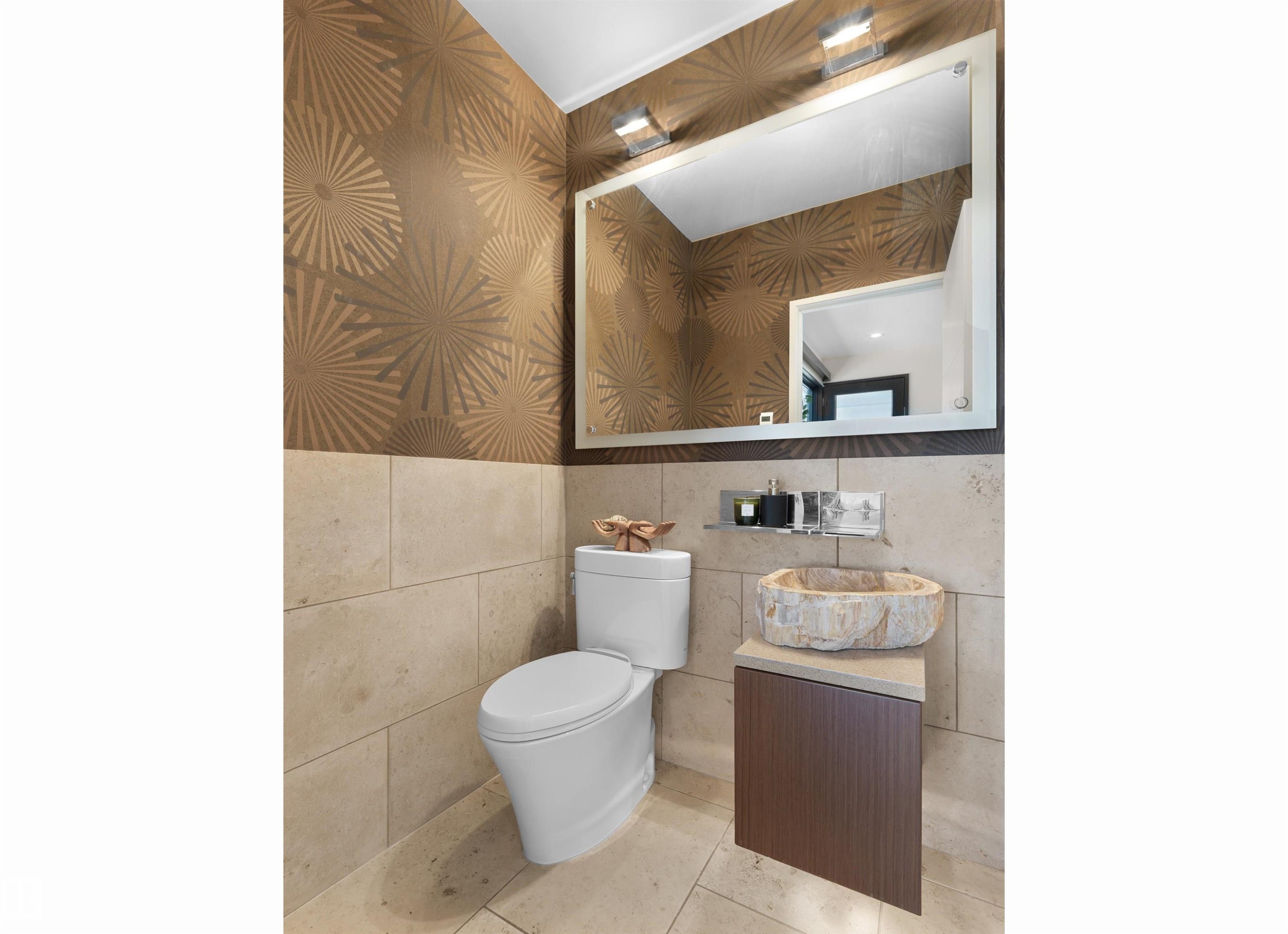 9651 87 Avenue, Edmonton, AB - Indoor Photo Showing Bathroom