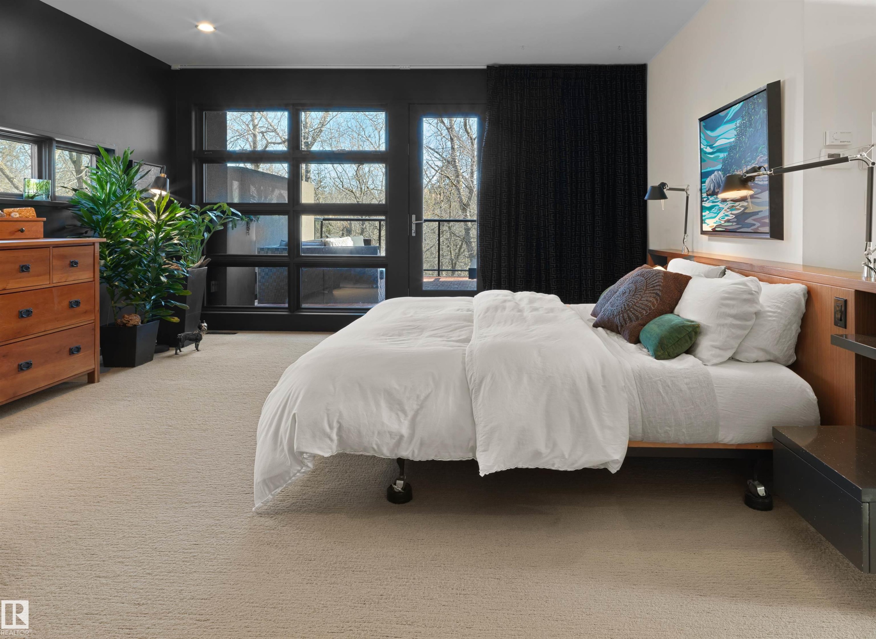 9651 87 Avenue, Edmonton, AB - Indoor Photo Showing Bedroom