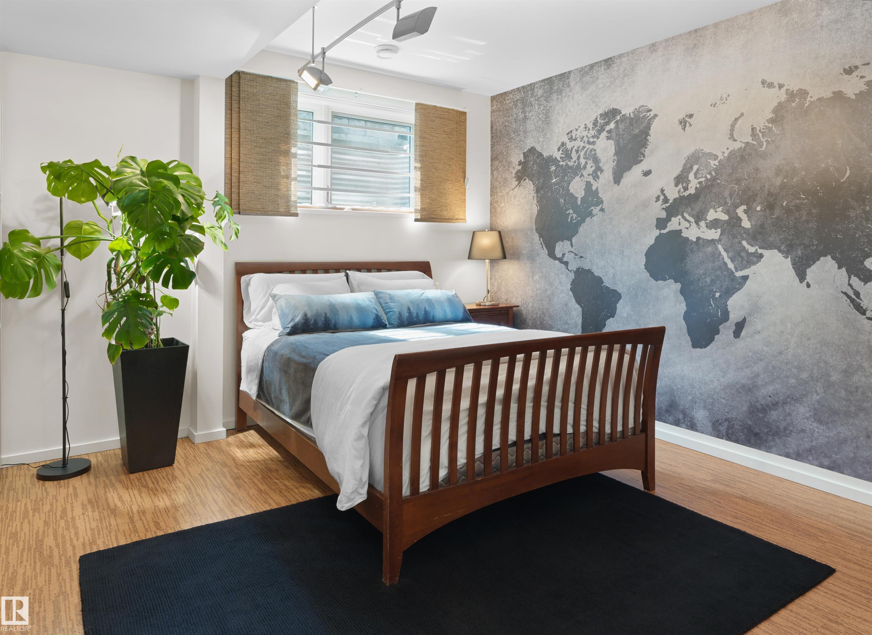 9651 87 Avenue, Edmonton, AB - Indoor Photo Showing Bedroom