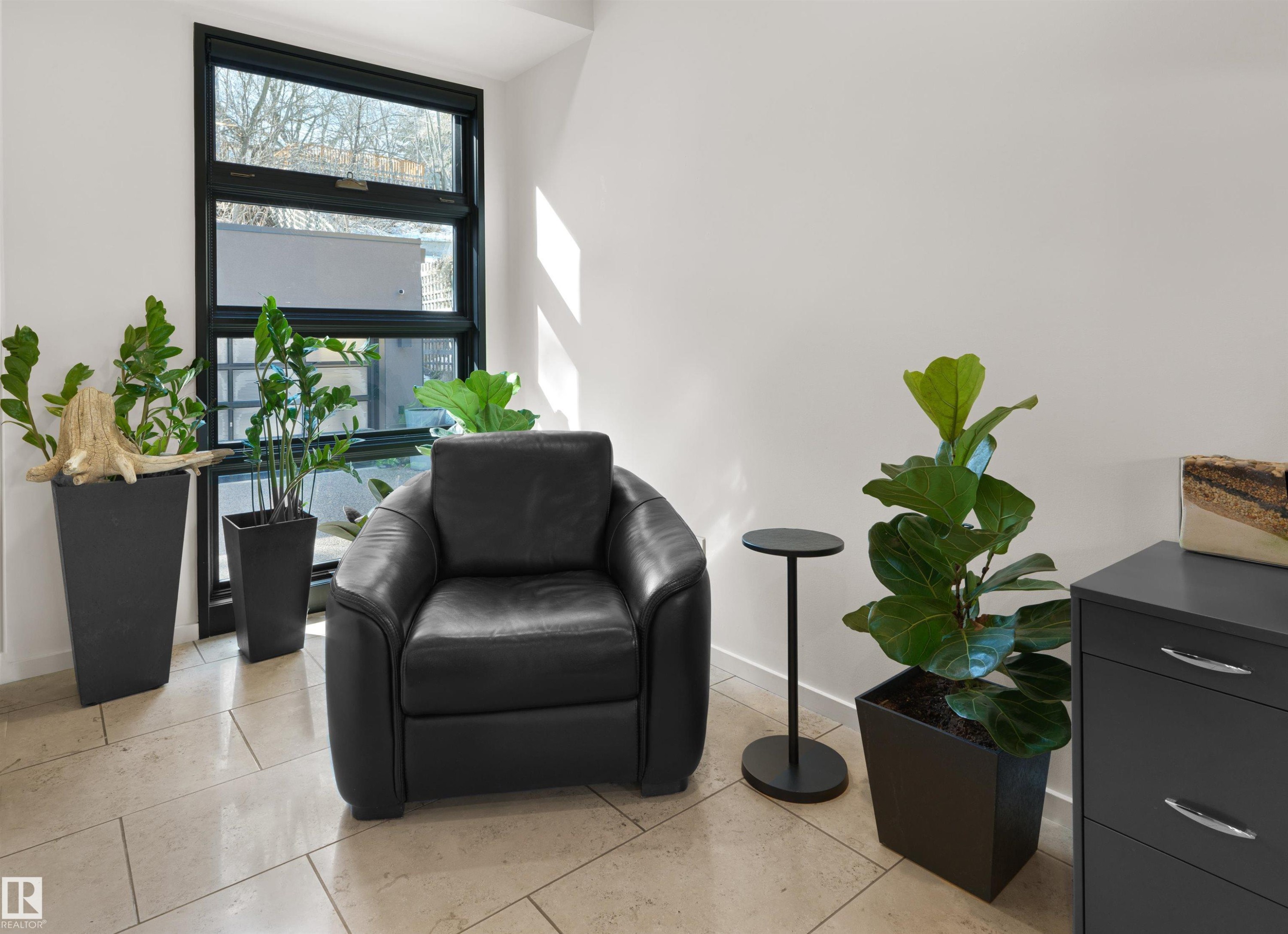 9651 87 Avenue, Edmonton, AB - Indoor