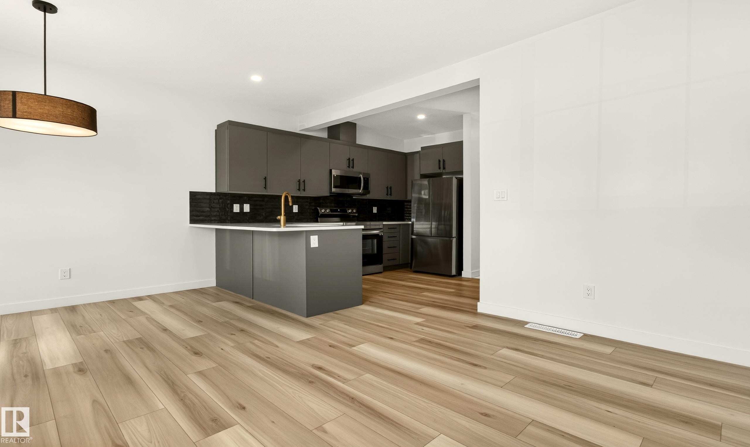 Unit 9 1910 Collip View, Edmonton, AB - Indoor Photo Showing Kitchen