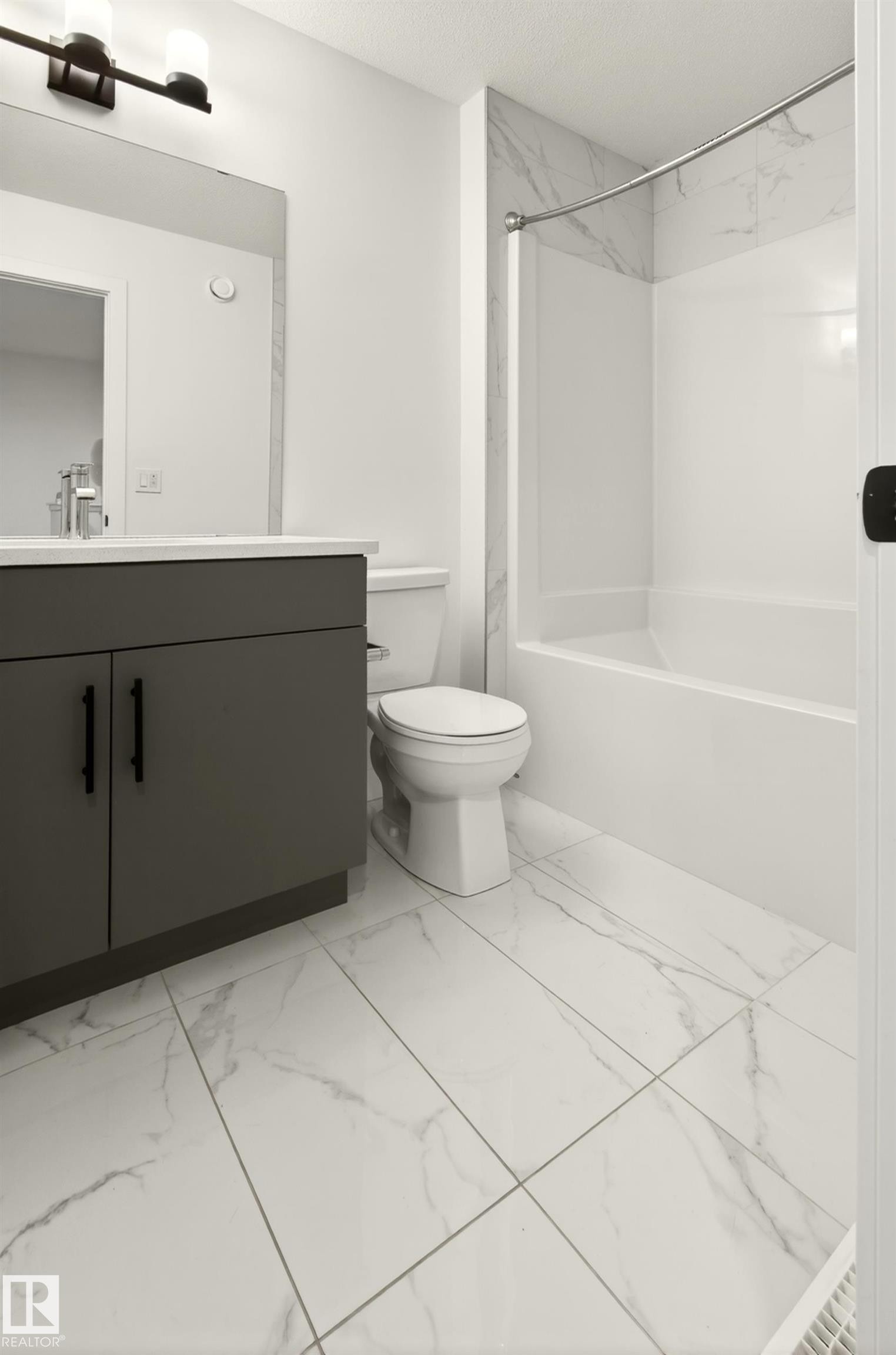 Unit 9 1910 Collip View, Edmonton, AB - Indoor Photo Showing Bathroom