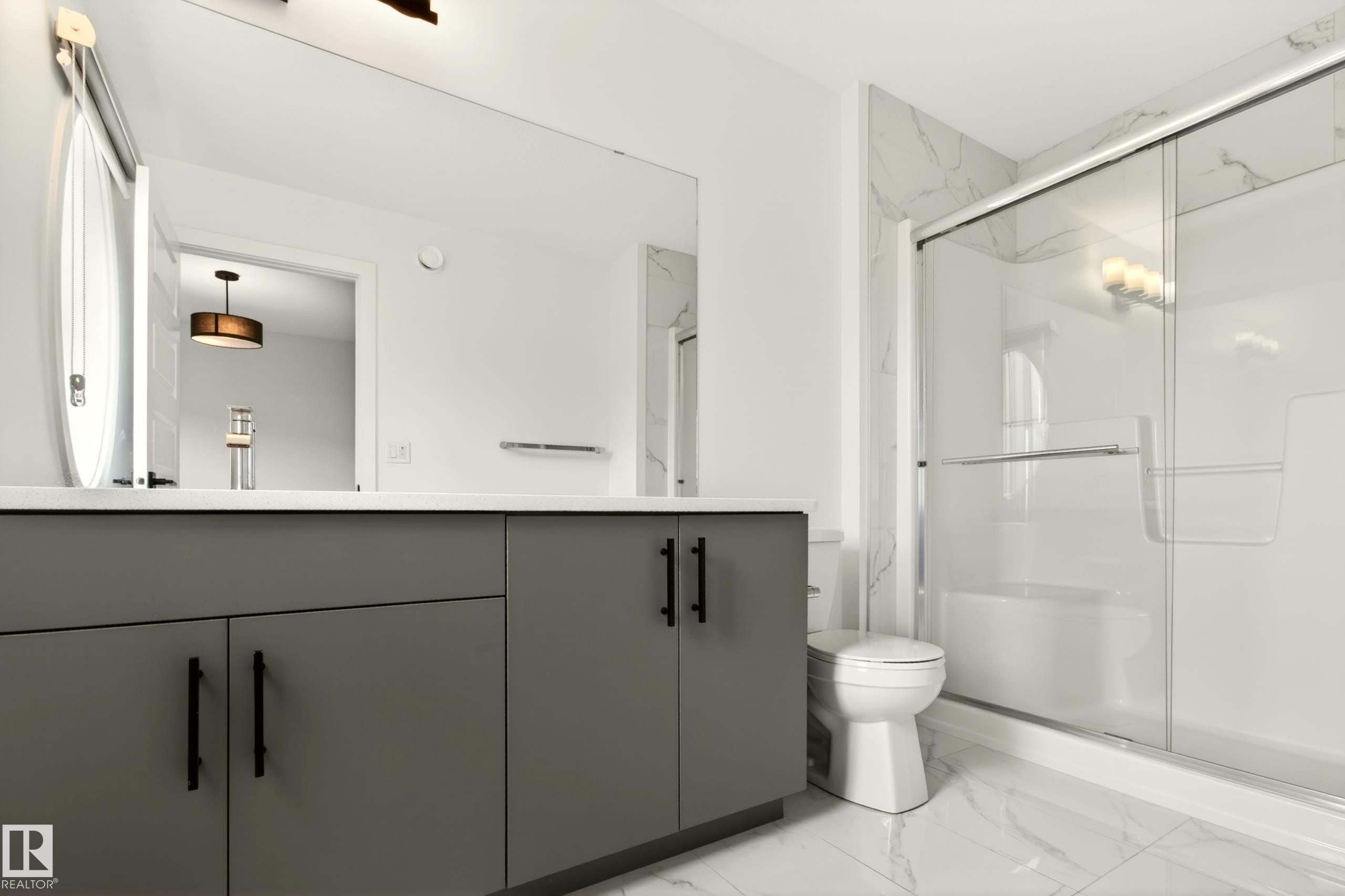 Unit 9 1910 Collip View, Edmonton, AB - Indoor Photo Showing Bathroom