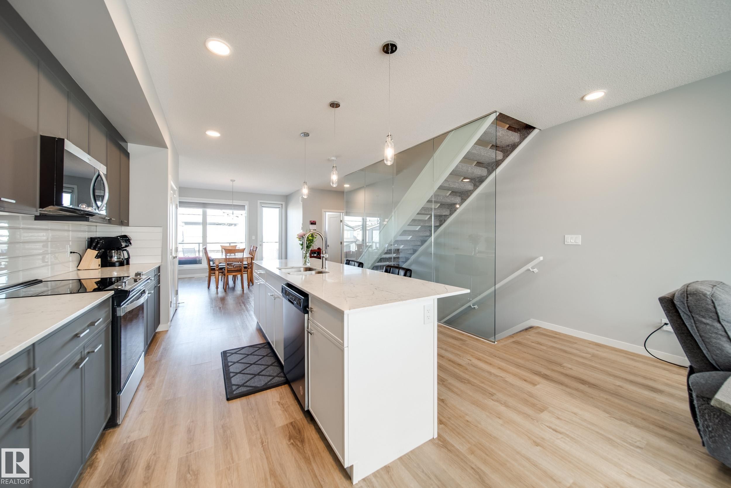 3330 Kulay Way, Edmonton, AB - Indoor Photo Showing Kitchen With Upgraded Kitchen