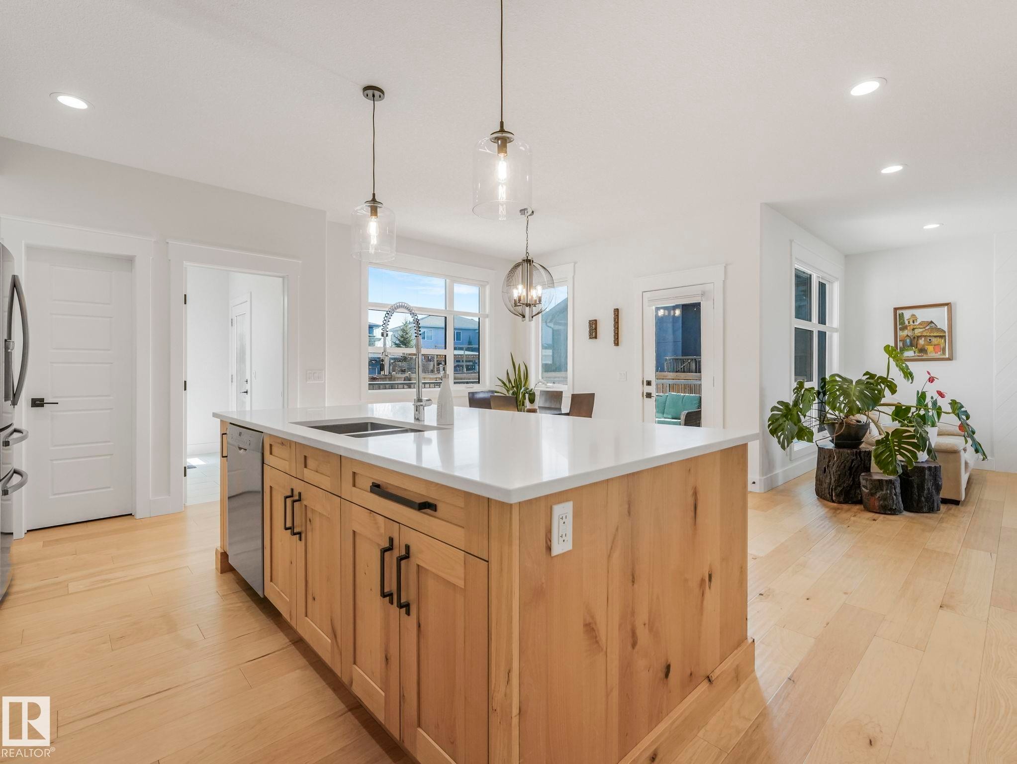 7215 May Road, Edmonton, AB - Indoor Photo Showing Kitchen