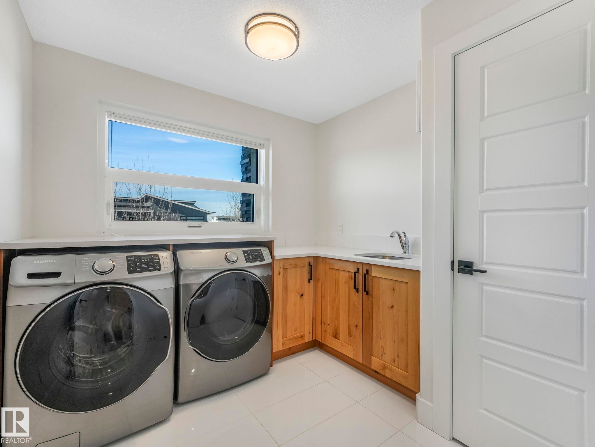 7215 May Road, Edmonton, AB - Indoor Photo Showing Laundry Room