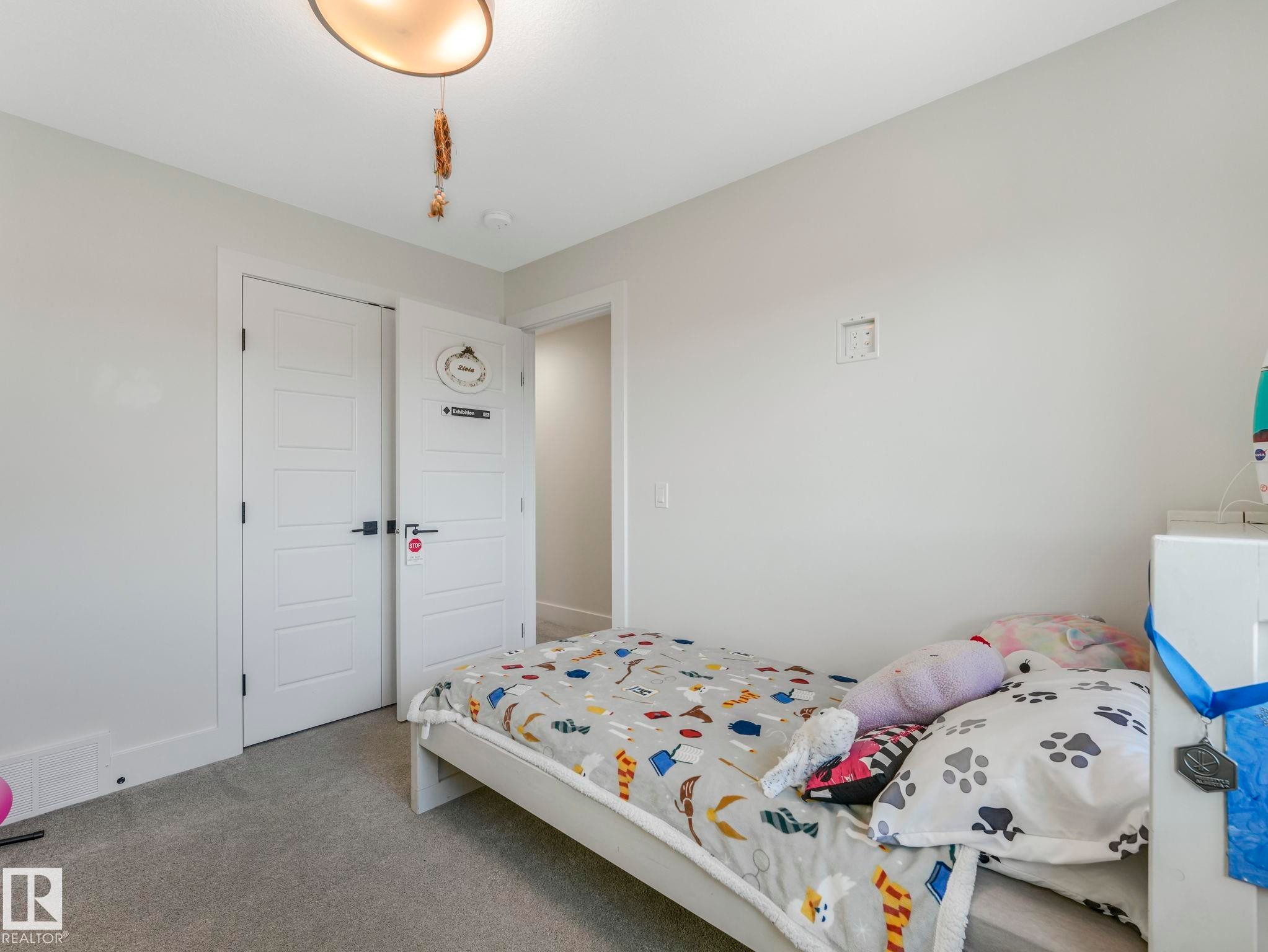 7215 May Road, Edmonton, AB - Indoor Photo Showing Bedroom