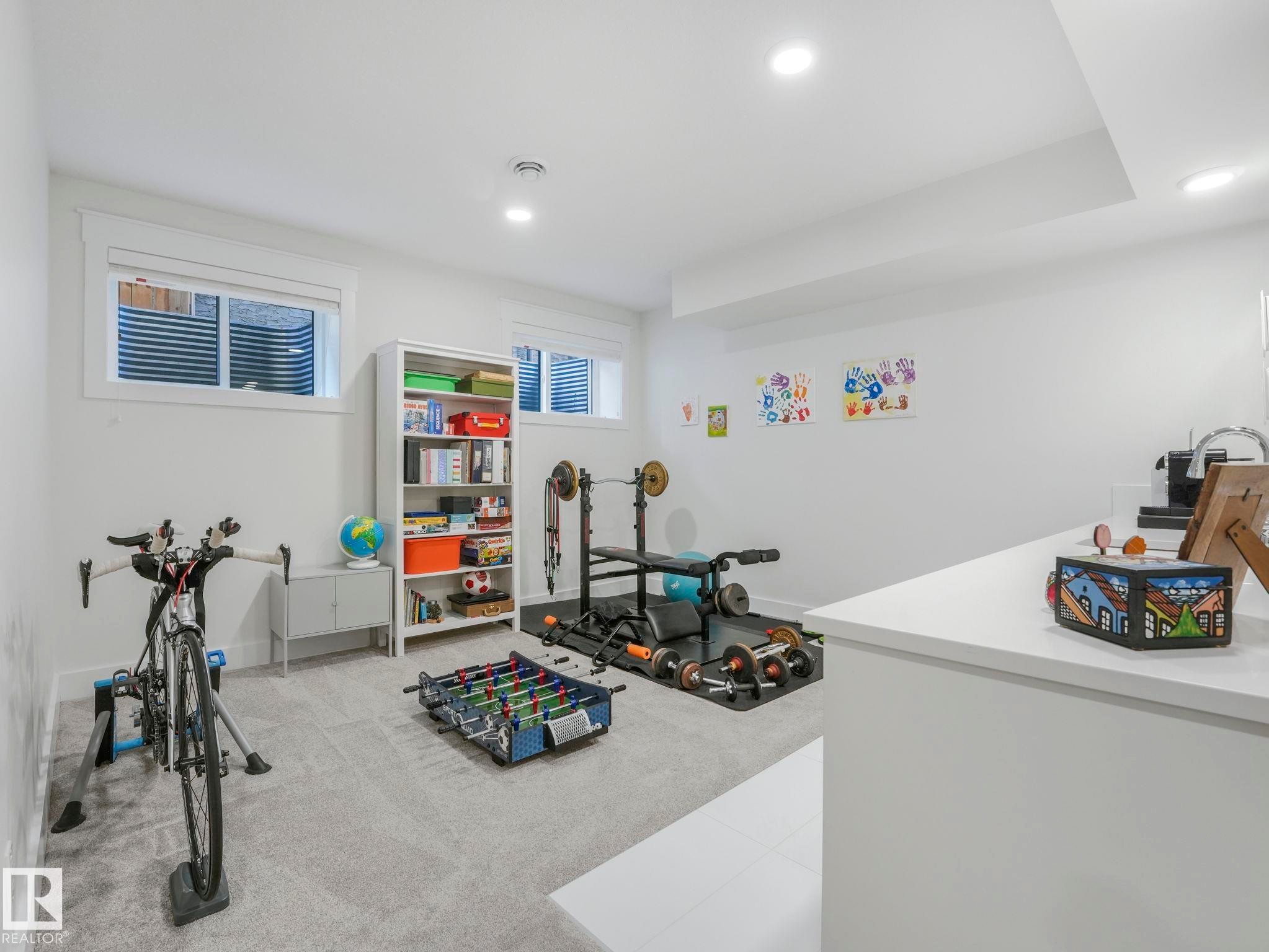 7215 May Road, Edmonton, AB - Indoor