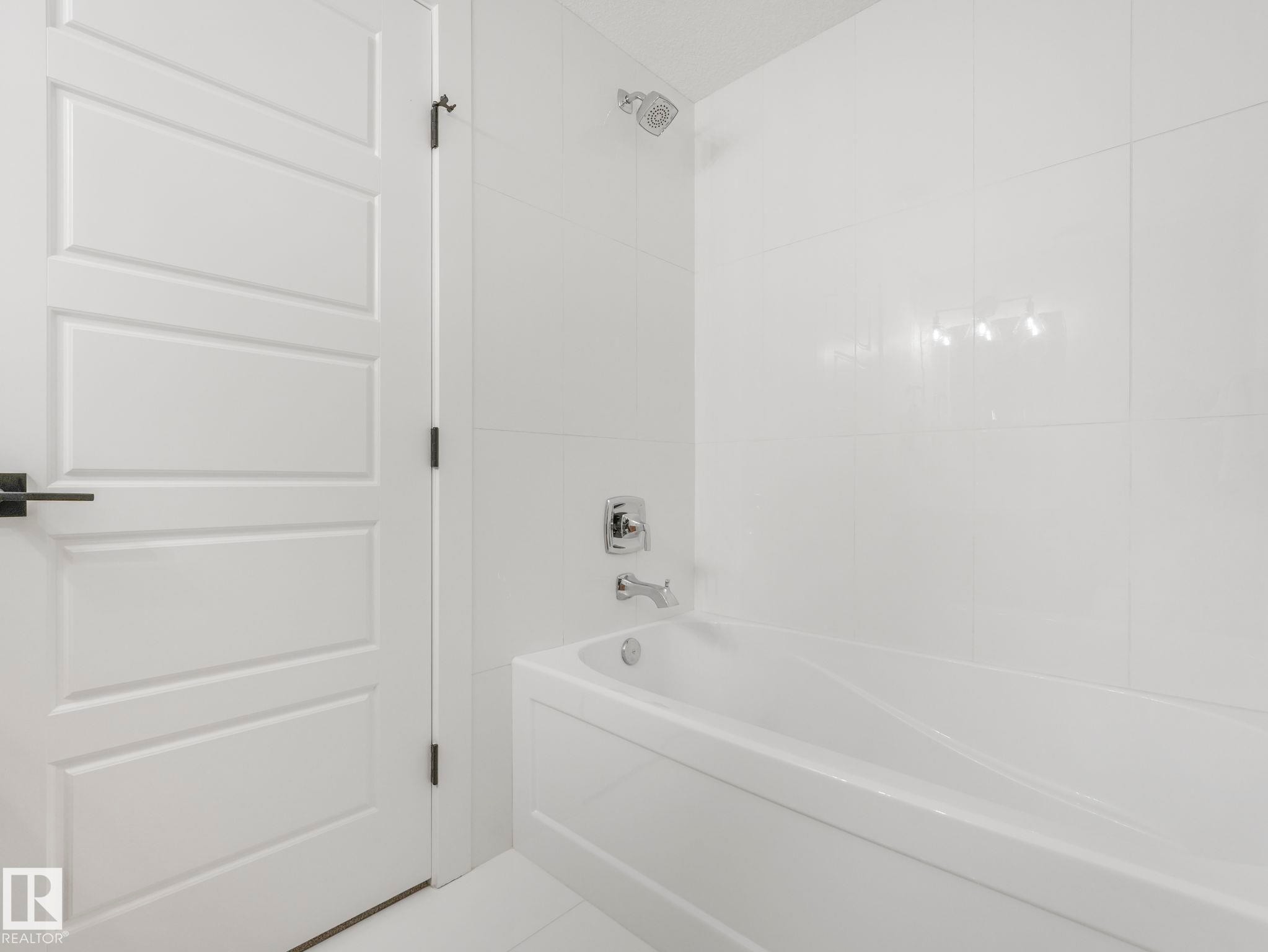 7215 May Road, Edmonton, AB - Indoor Photo Showing Bathroom