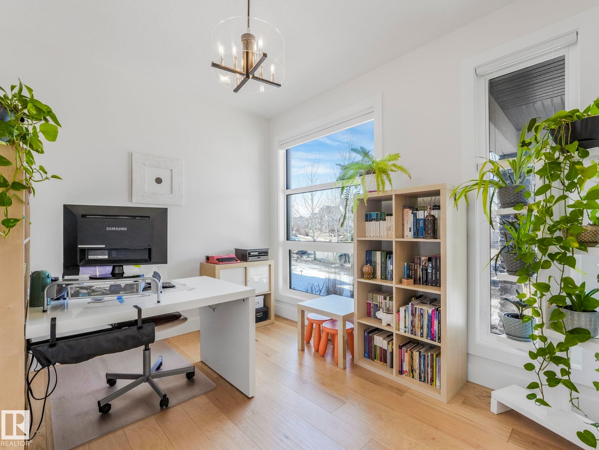 7215 May Road, Edmonton, AB - Indoor Photo Showing Office