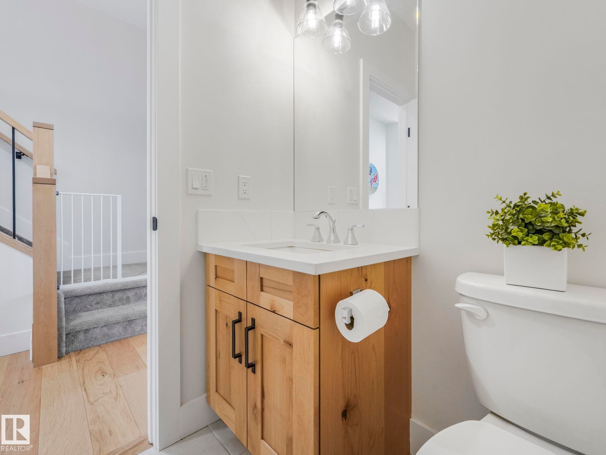 7215 May Road, Edmonton, AB - Indoor Photo Showing Bathroom