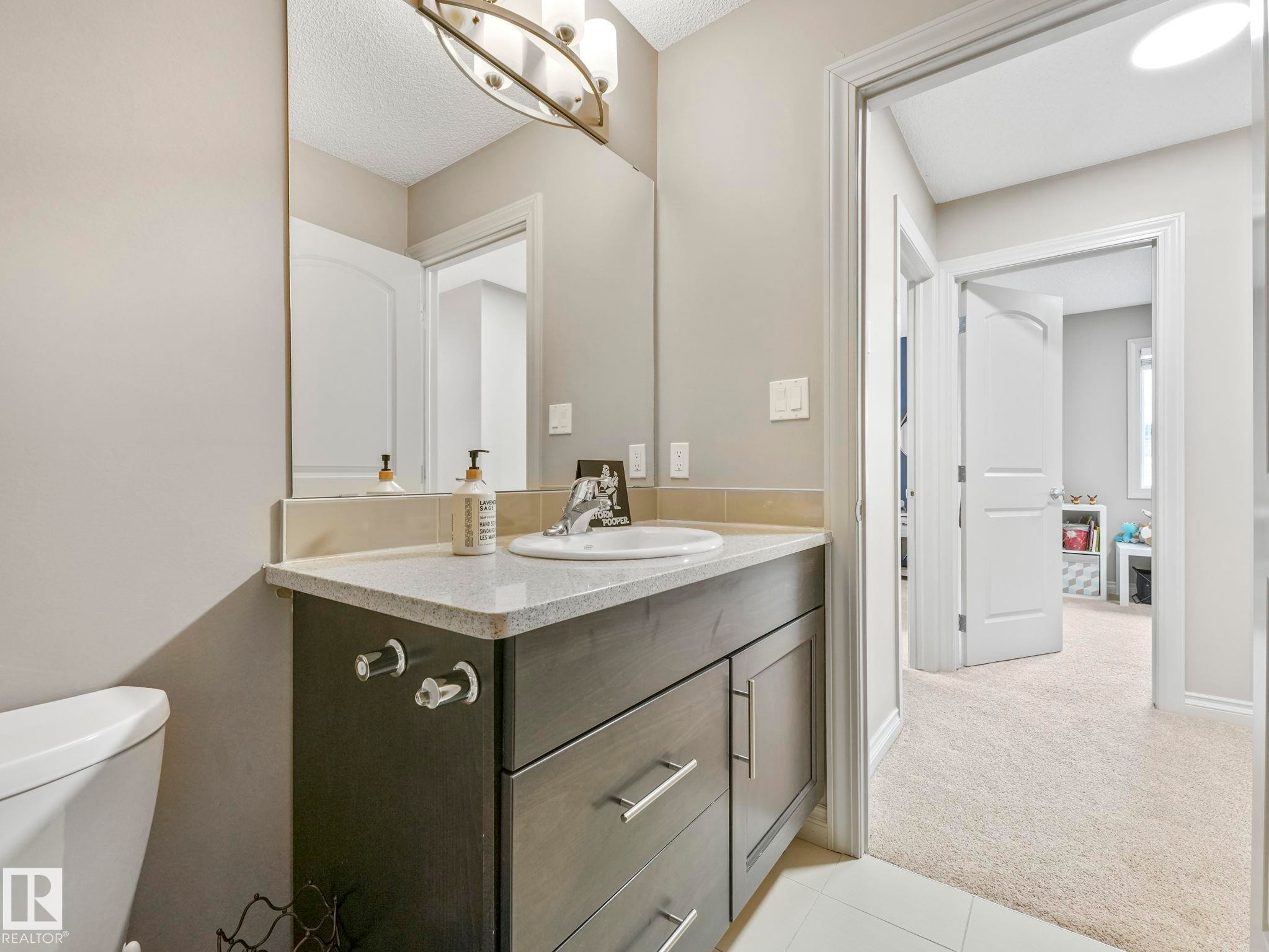 16412 12 Avenue, Edmonton, AB - Indoor Photo Showing Bathroom