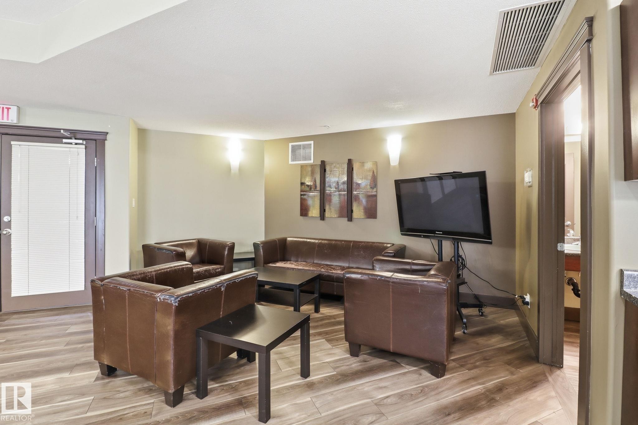 324 2503 Hanna Crescent, Edmonton, AB - Indoor