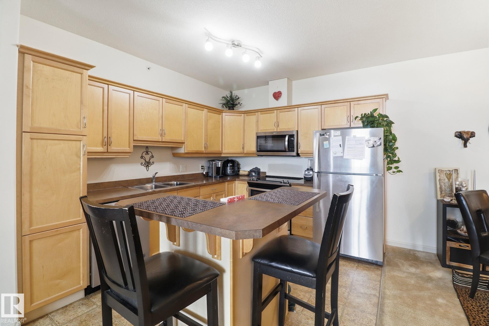 324 2503 Hanna Crescent, Edmonton, AB - Indoor Photo Showing Other Room