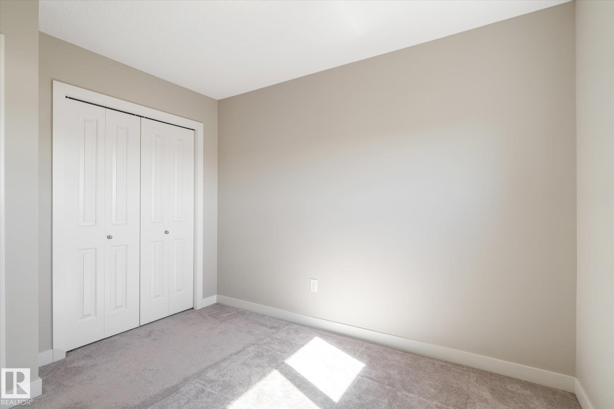 3217 11 Avenue, Edmonton, AB - Indoor Photo Showing Other Room