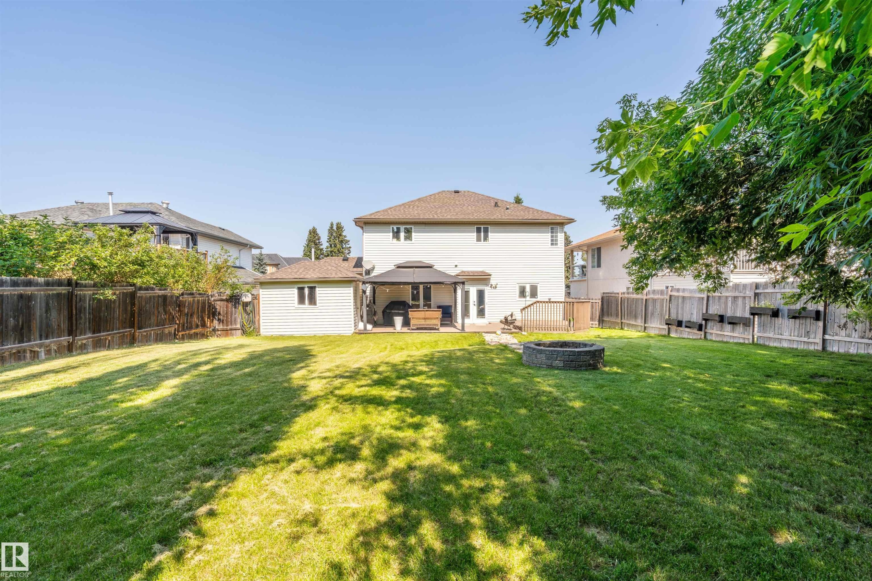 807 Beach Avenue, Cold Lake, AB - Outdoor With Backyard