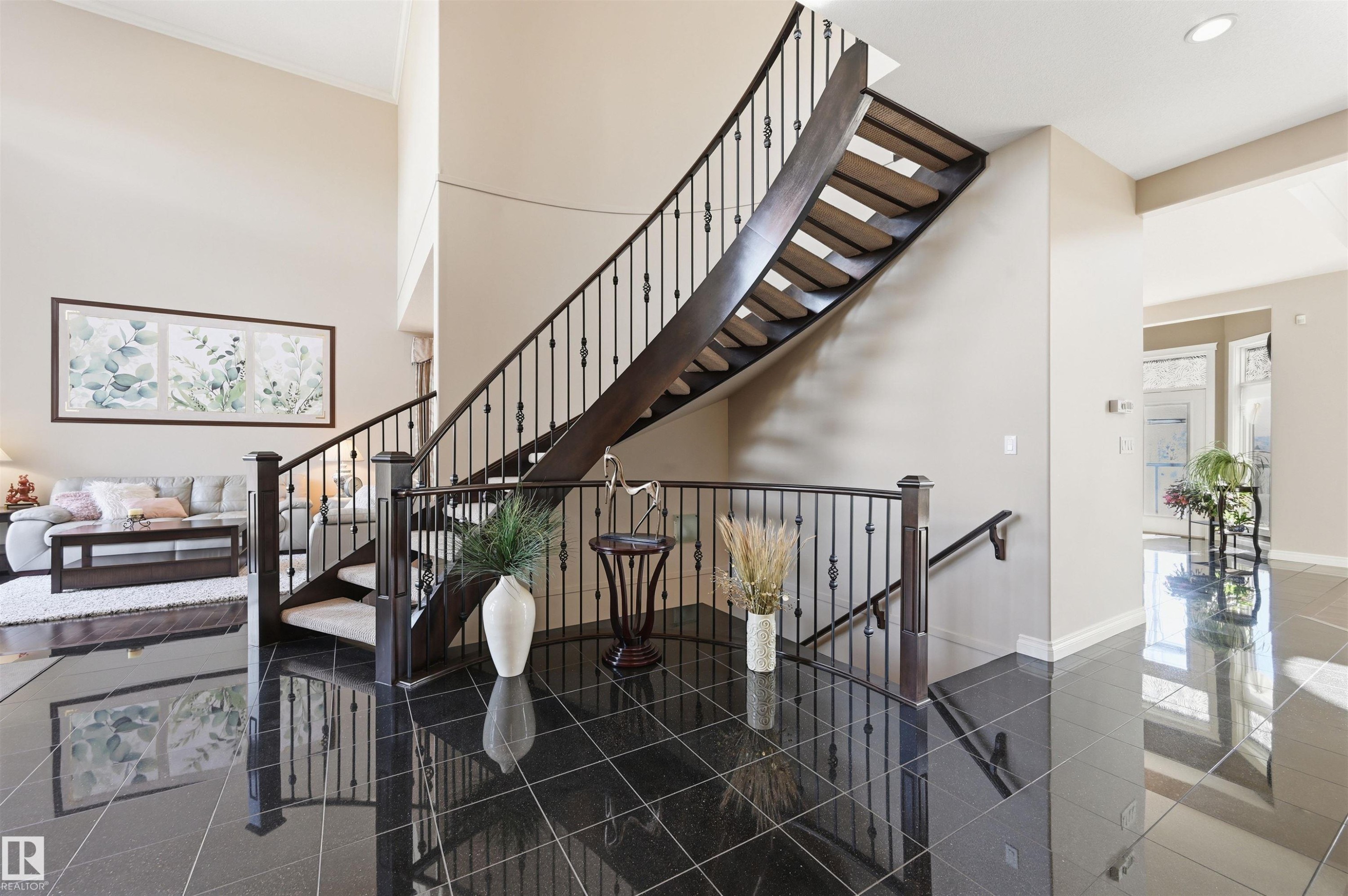 831 Hollands Landing, Edmonton, AB - Indoor Photo Showing Other Room