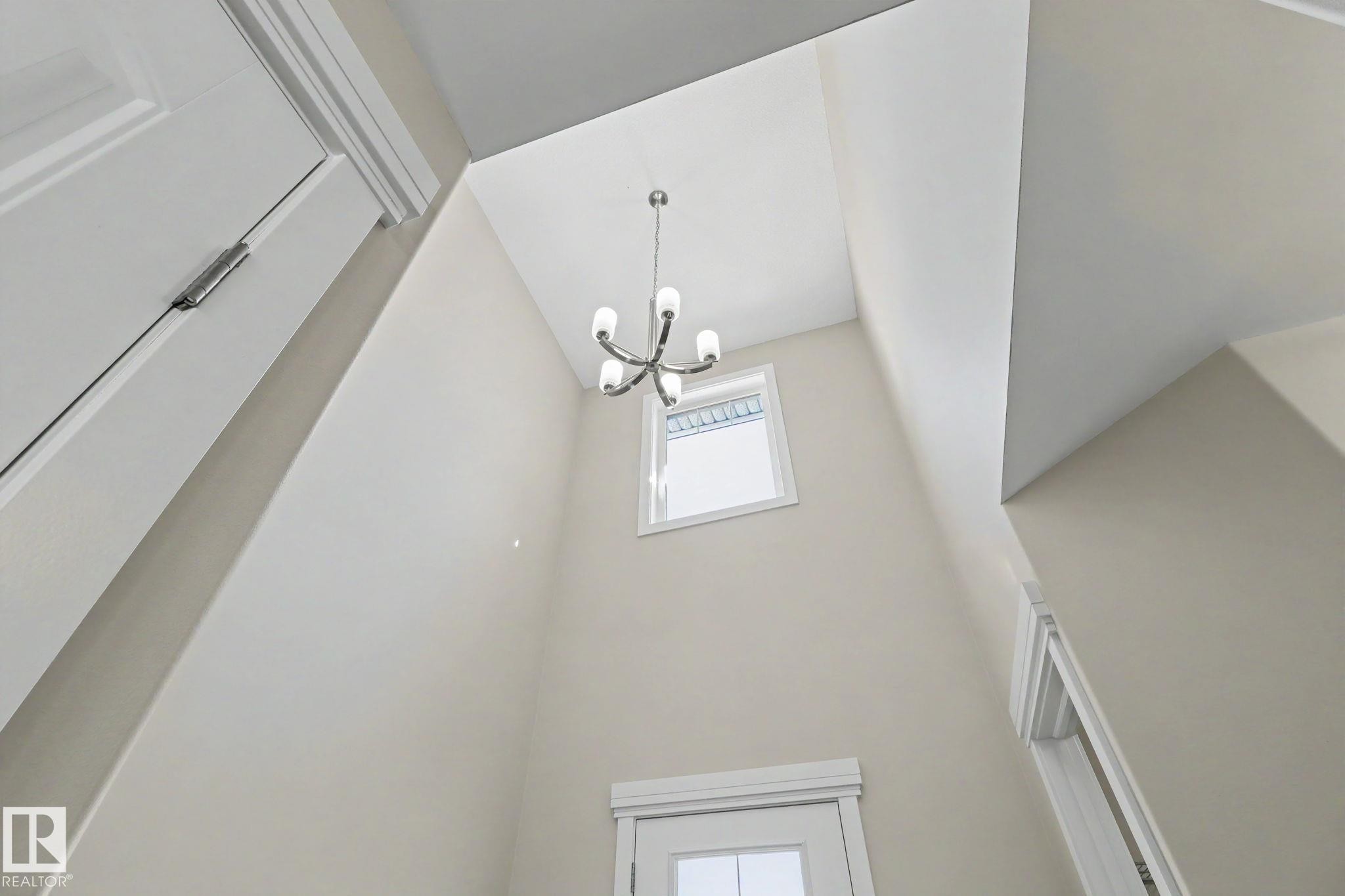 2547 Amerongen Crescent, Edmonton, AB - Indoor Photo Showing Other Room