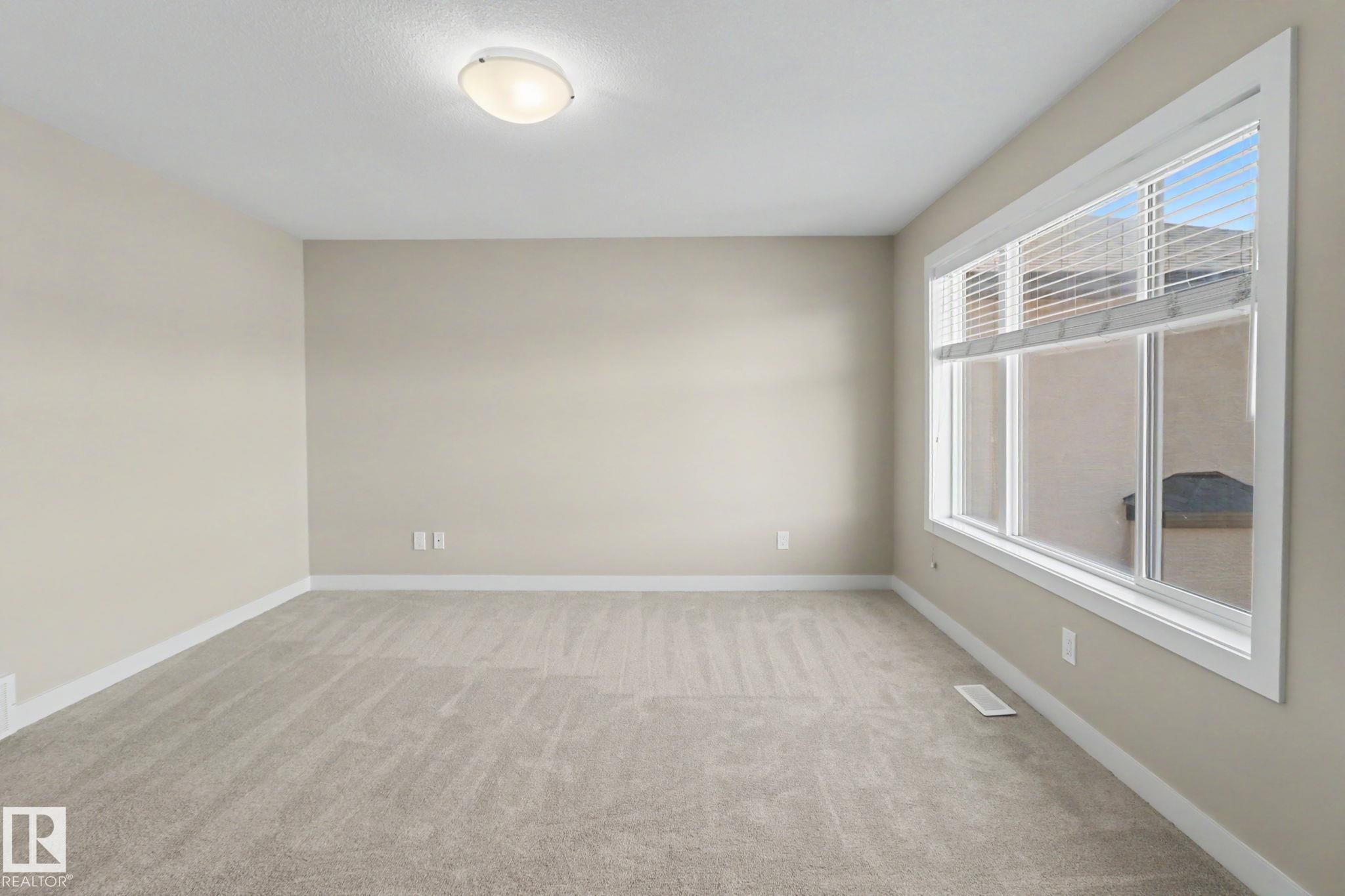 2547 Amerongen Crescent, Edmonton, AB - Indoor Photo Showing Other Room