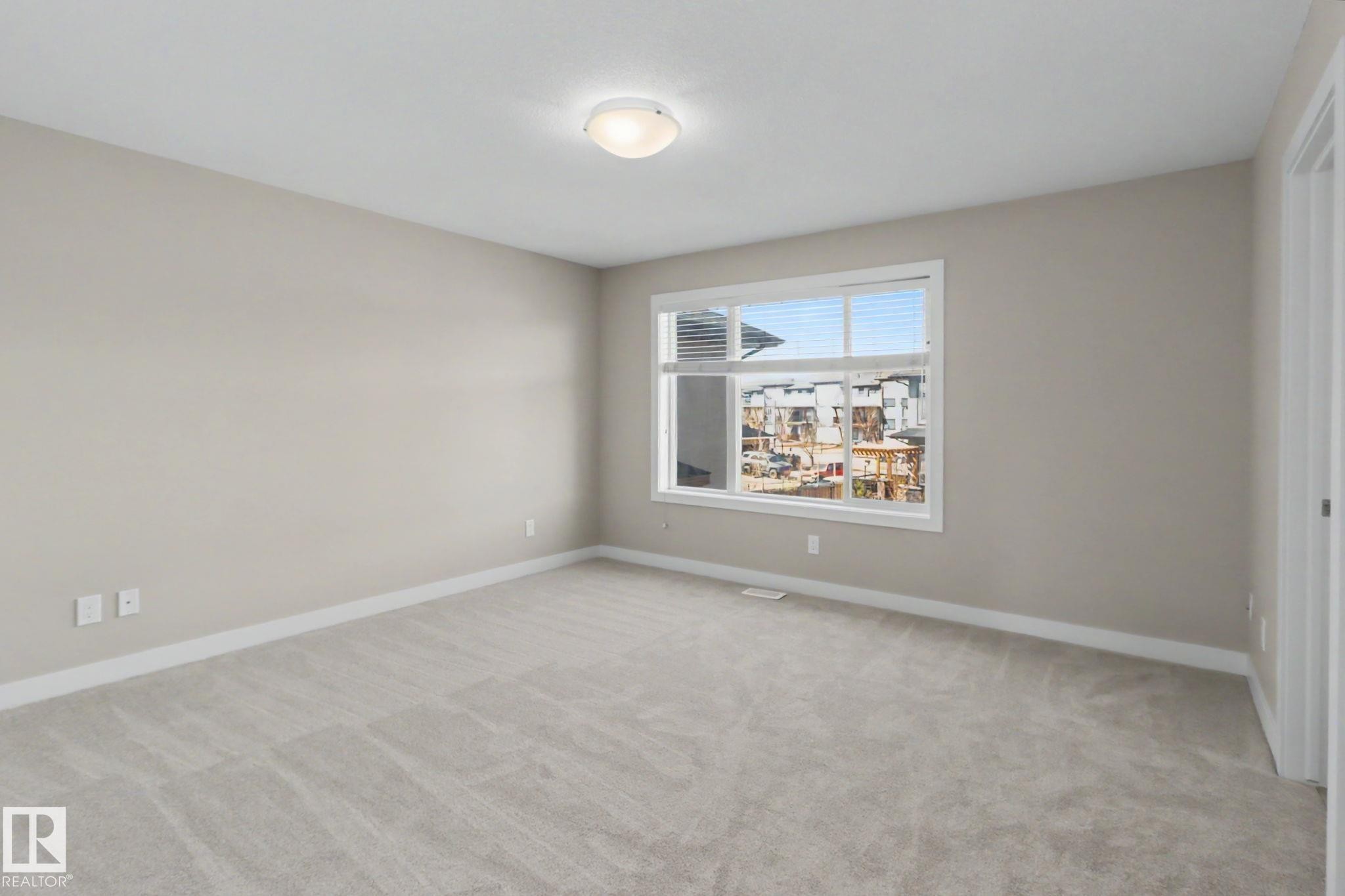 2547 Amerongen Crescent, Edmonton, AB - Indoor Photo Showing Other Room