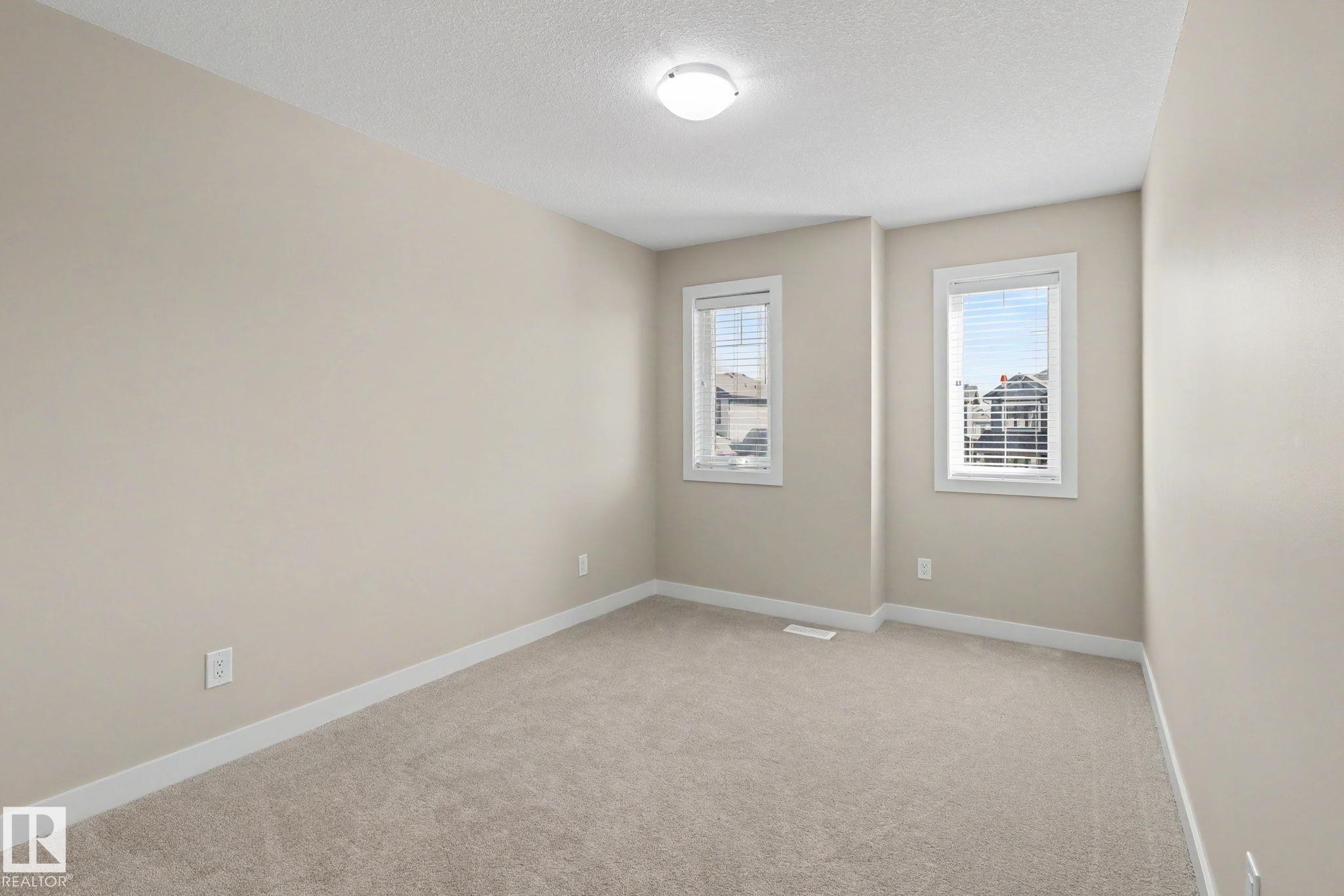 2547 Amerongen Crescent, Edmonton, AB - Indoor Photo Showing Other Room