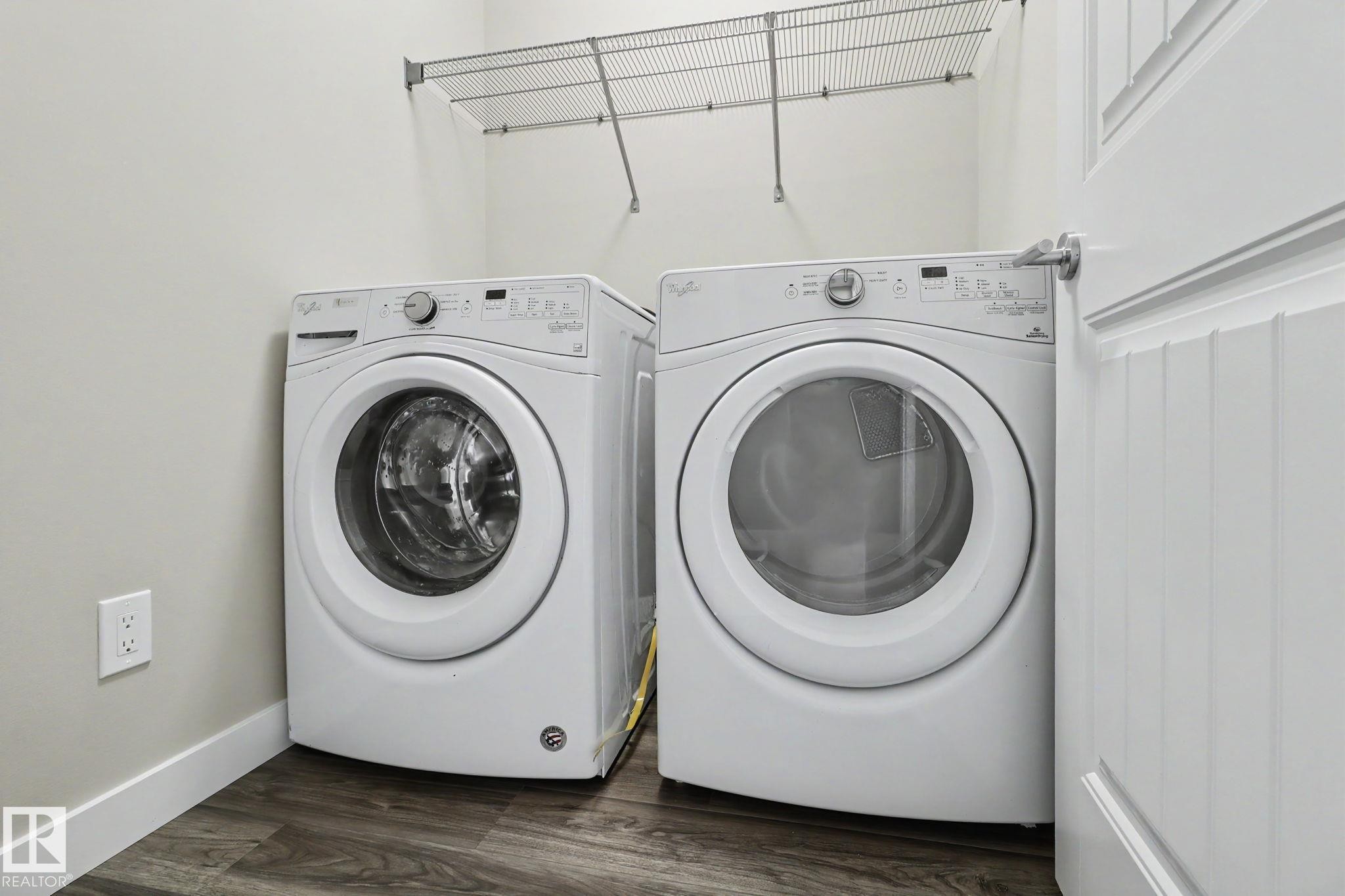 2547 Amerongen Crescent, Edmonton, AB - Indoor Photo Showing Laundry Room