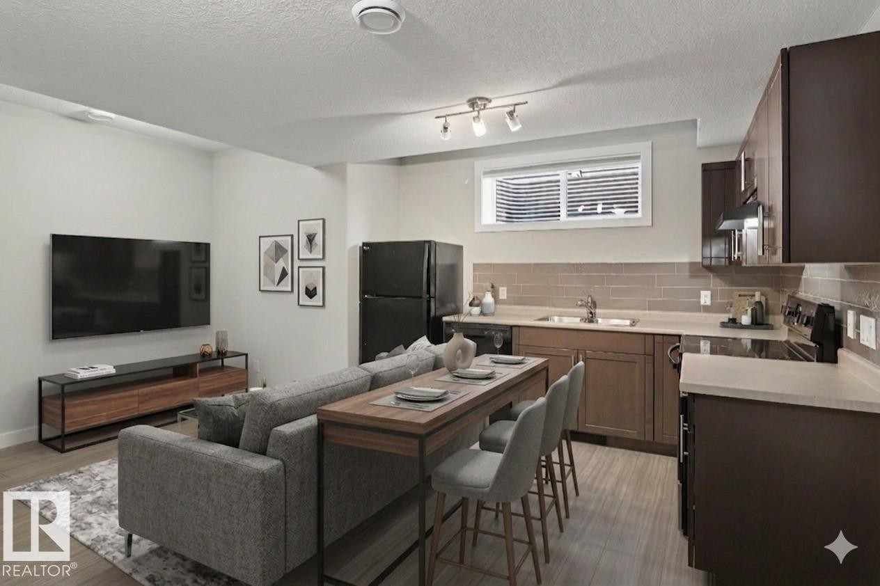 2547 Amerongen Crescent, Edmonton, AB - Indoor