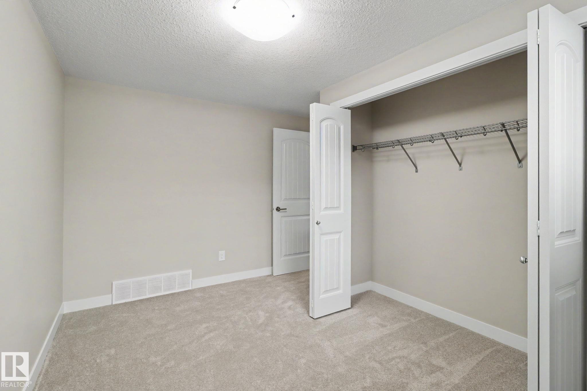 2547 Amerongen Crescent, Edmonton, AB - Indoor Photo Showing Other Room
