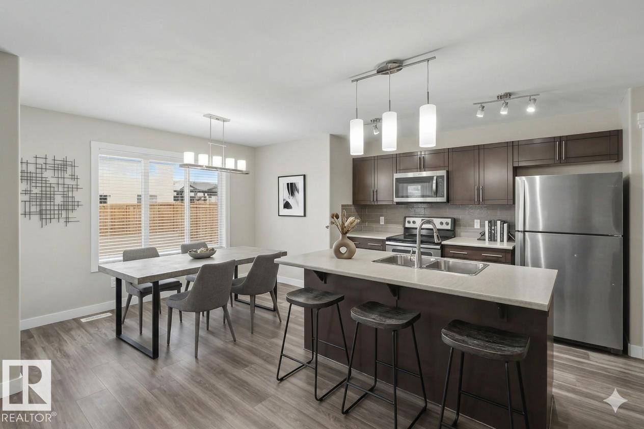 2547 Amerongen Crescent, Edmonton, AB - Indoor Photo Showing Kitchen With Double Sink With Upgraded Kitchen