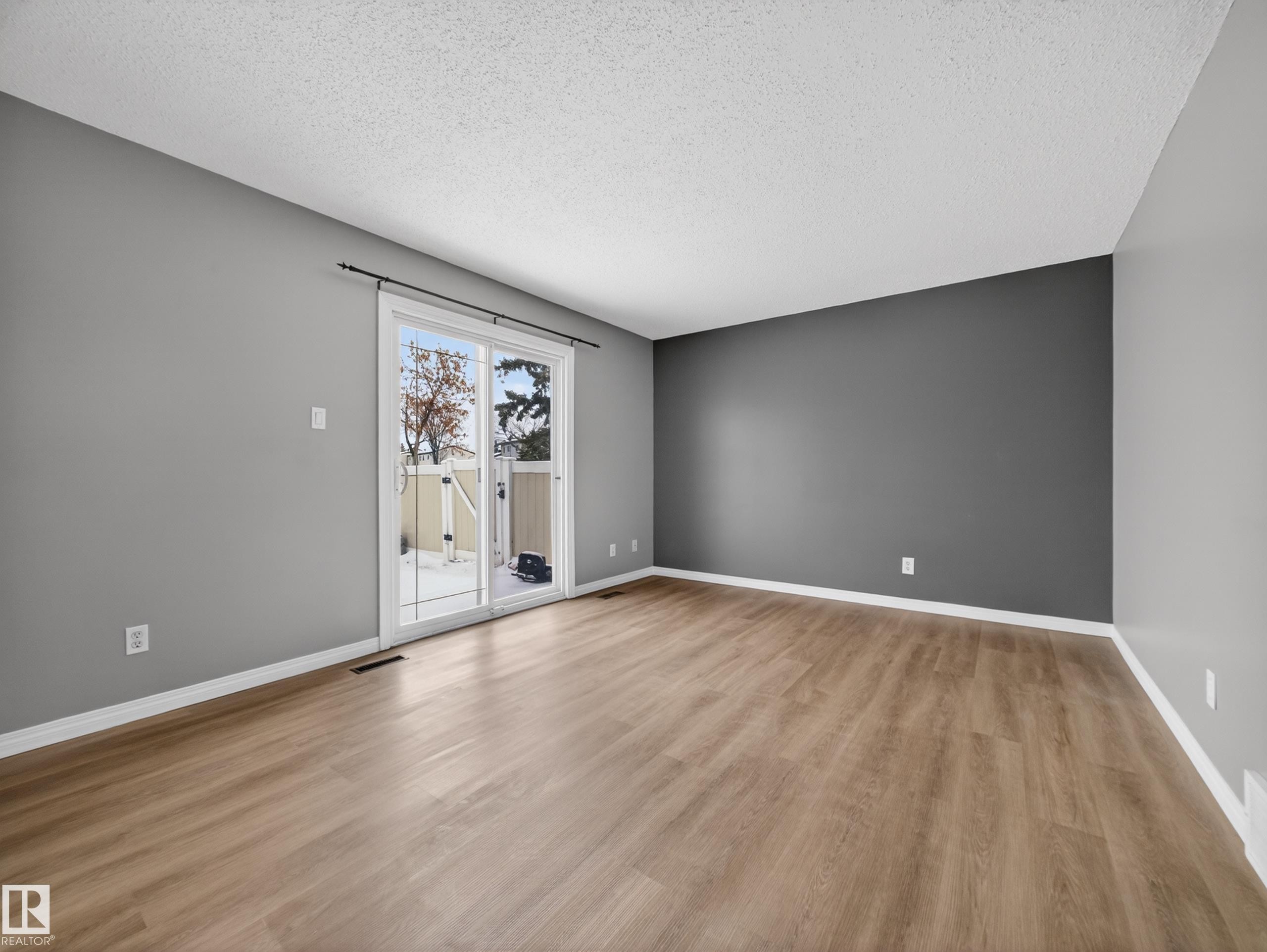 7715 37 Avenue, Edmonton, AB - Indoor Photo Showing Other Room
