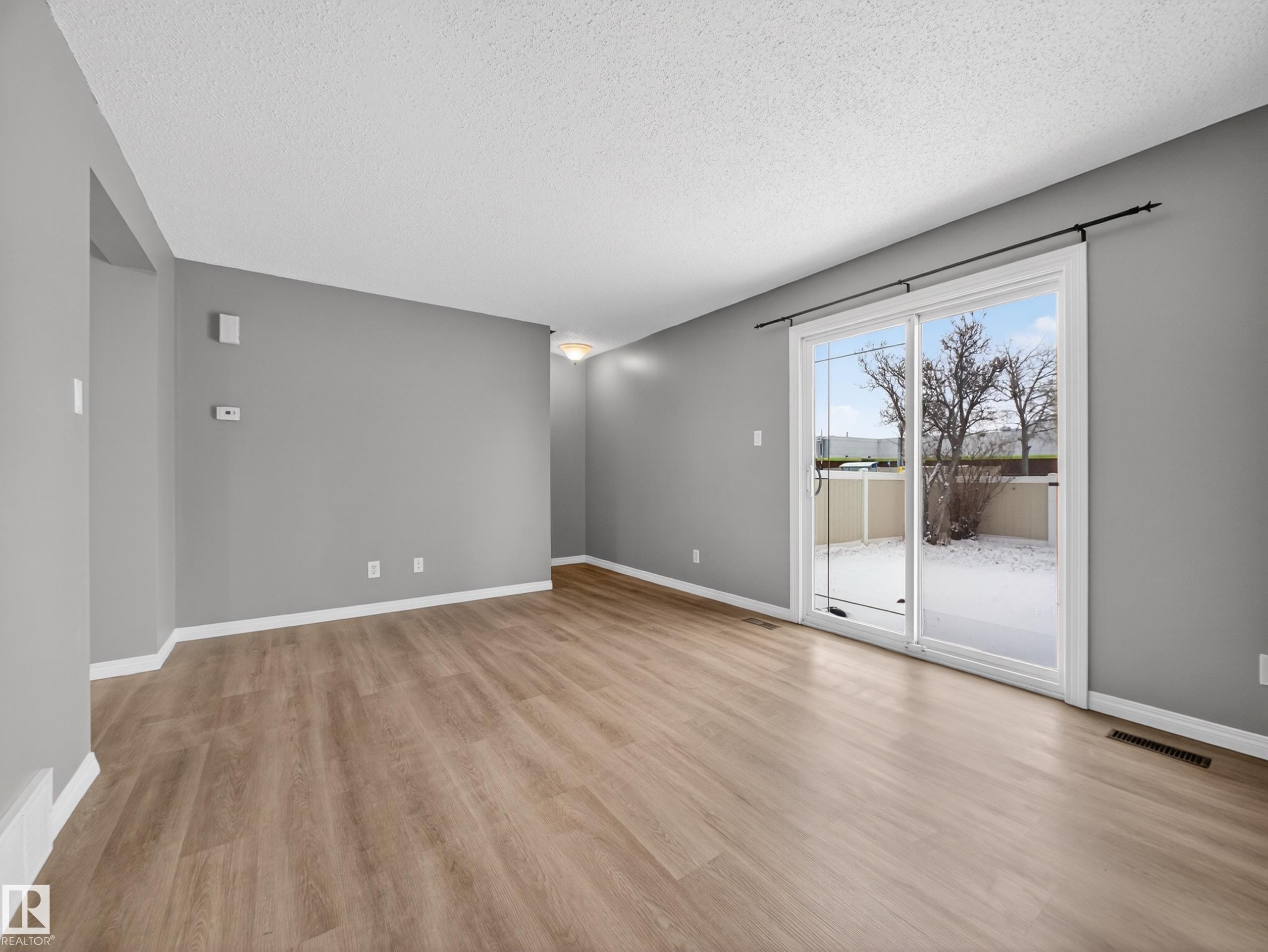 7715 37 Avenue, Edmonton, AB - Indoor Photo Showing Other Room