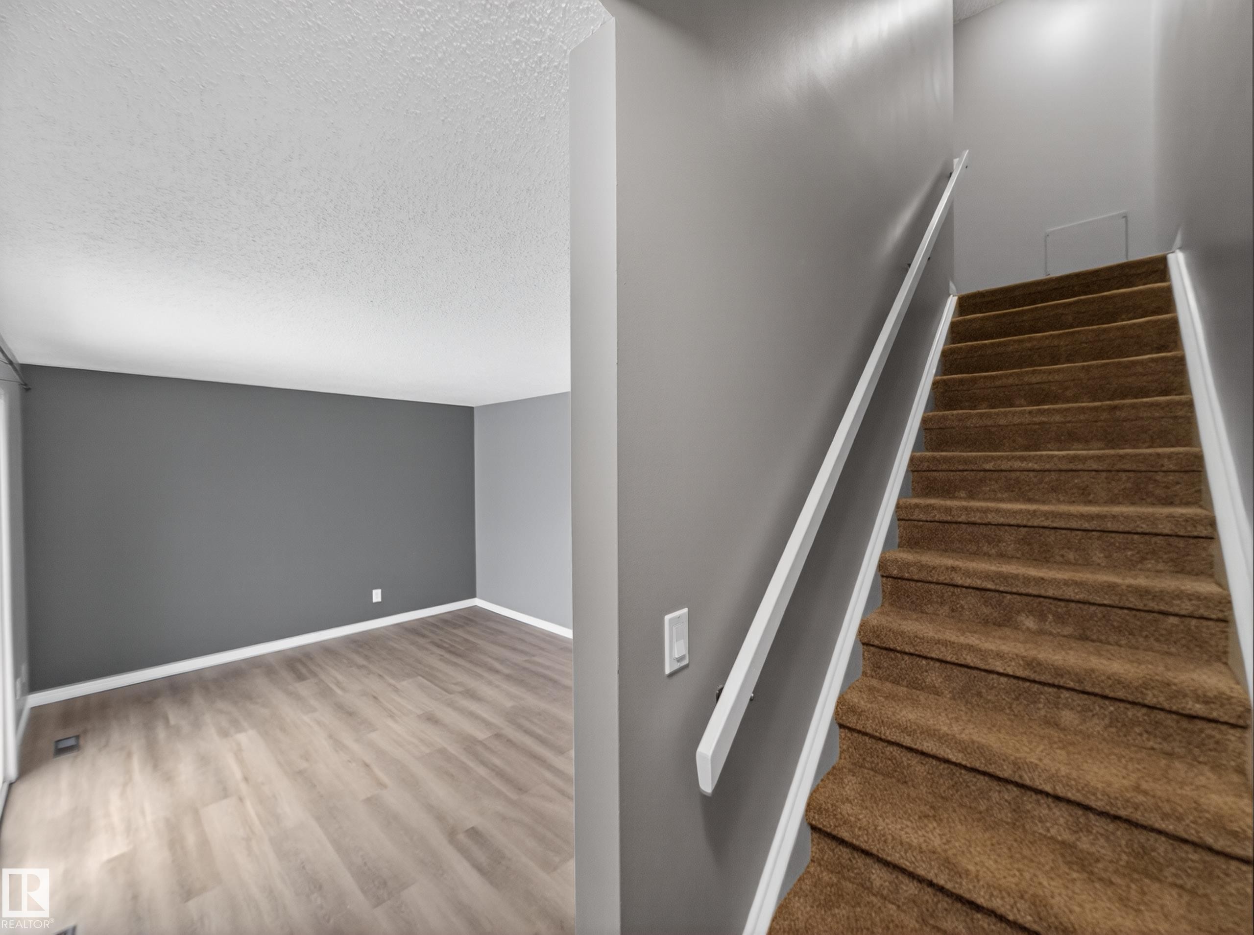 7715 37 Avenue, Edmonton, AB - Indoor Photo Showing Other Room