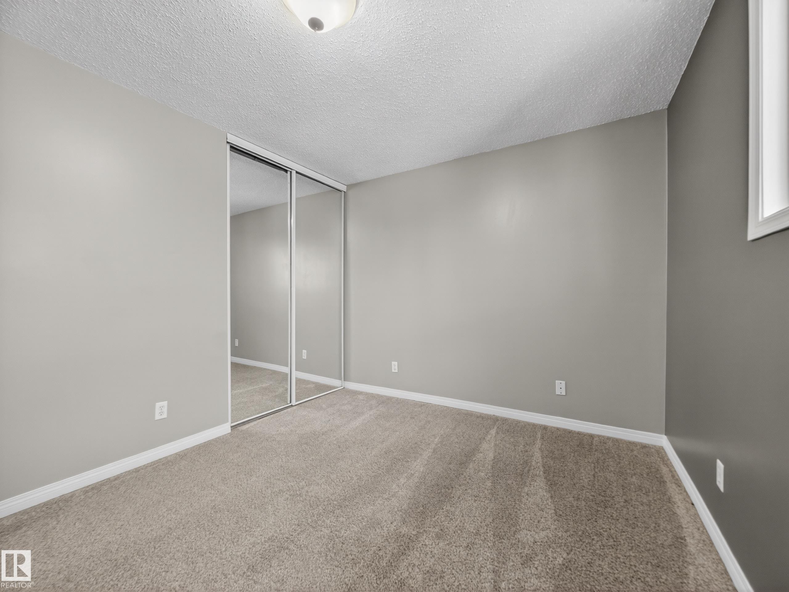 7715 37 Avenue, Edmonton, AB - Indoor Photo Showing Other Room
