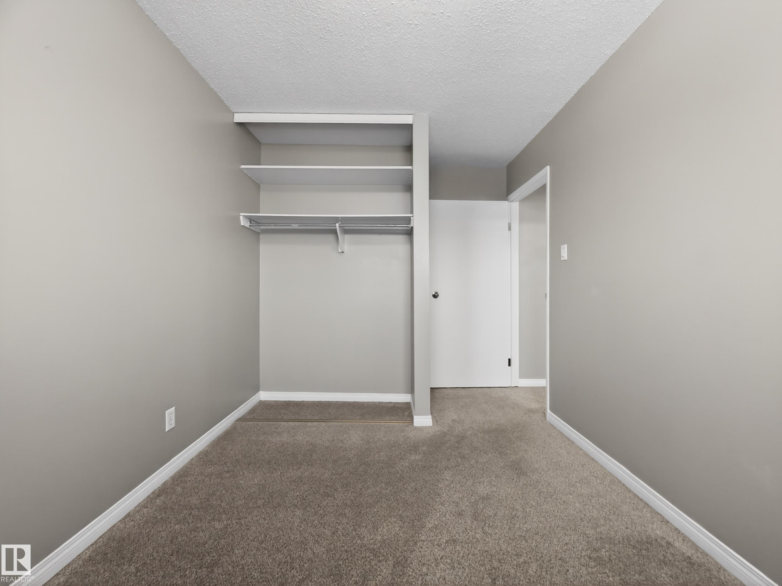 7715 37 Avenue, Edmonton, AB - Indoor Photo Showing Other Room