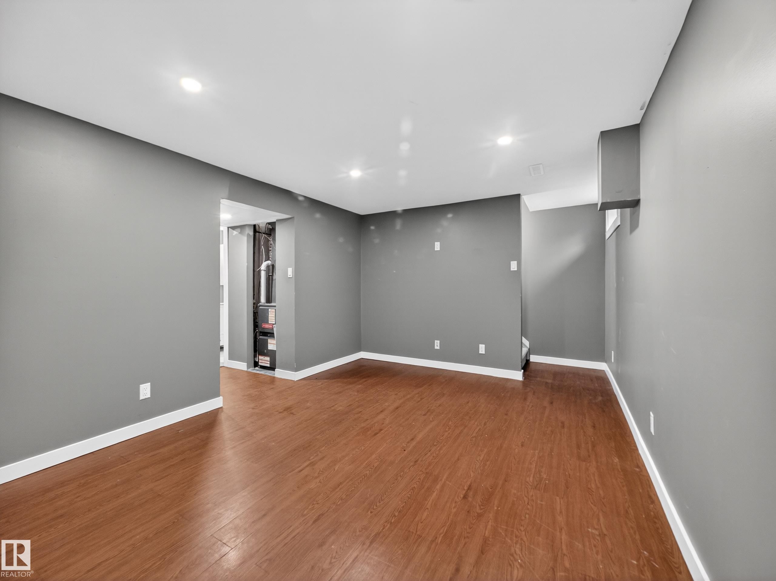 7715 37 Avenue, Edmonton, AB - Indoor Photo Showing Other Room