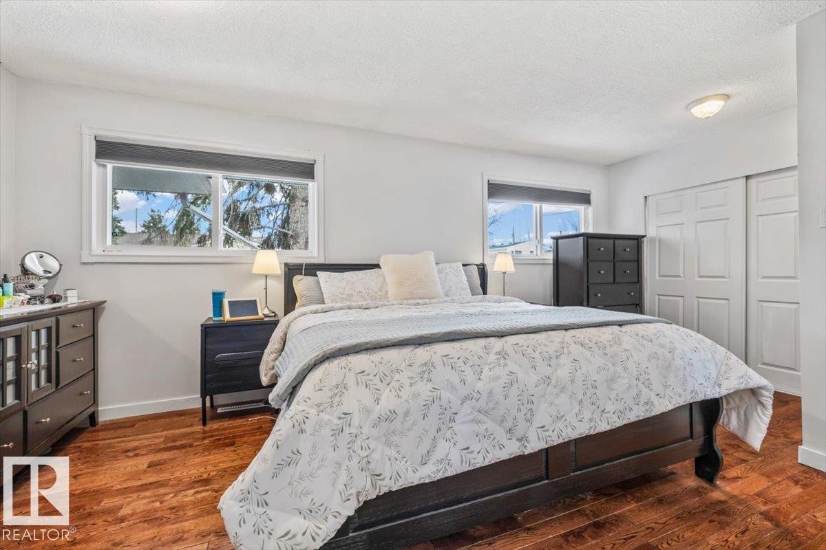 9304 128A Avenue, Edmonton, AB - Indoor Photo Showing Bedroom