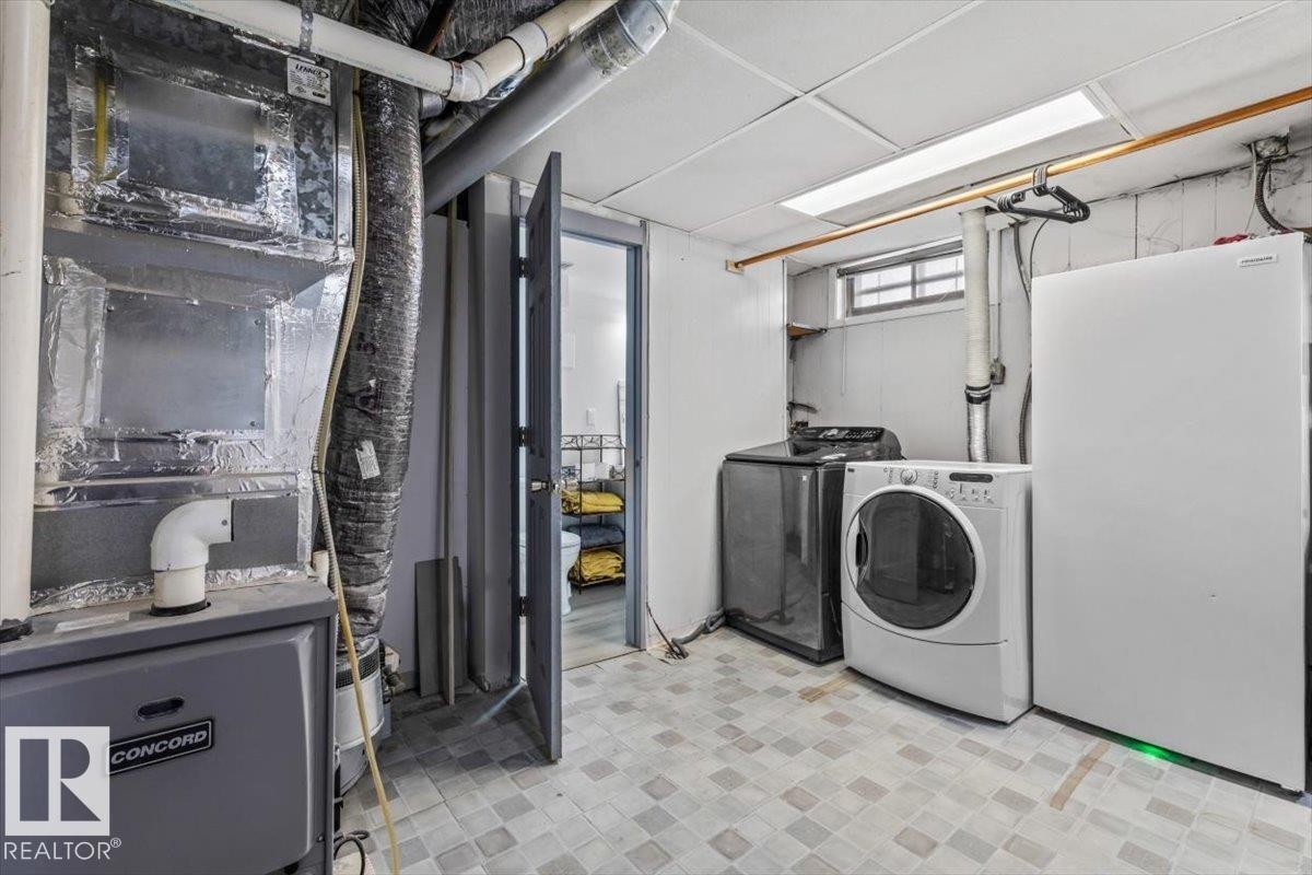 9304 128A Avenue, Edmonton, AB - Indoor Photo Showing Laundry Room