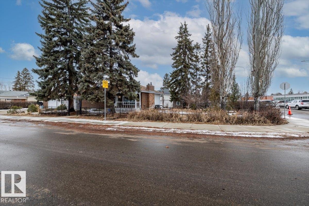 9304 128A Avenue, Edmonton, AB - Outdoor With View