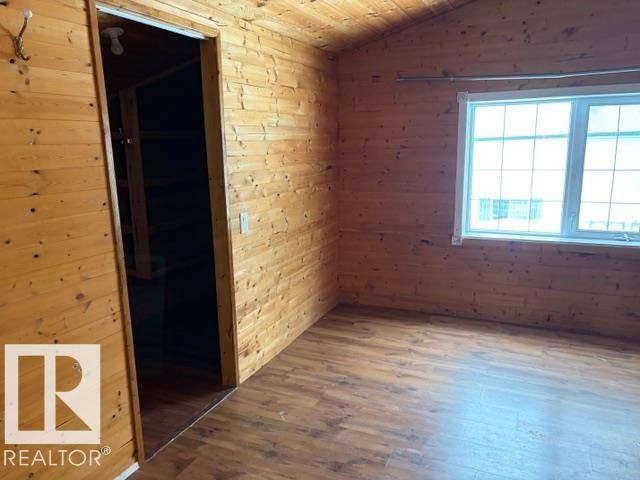 582 Highway 813, Rural Opportunity M.D., AB - Indoor Photo Showing Other Room