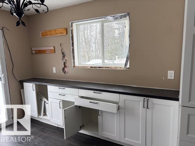 582 Highway 813, Rural Opportunity M.D., AB - Indoor Photo Showing Other Room