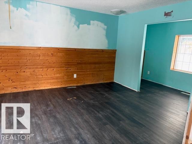 582 Highway 813, Rural Opportunity M.D., AB - Indoor Photo Showing Other Room