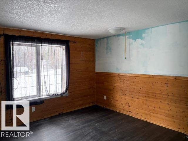 582 Highway 813, Rural Opportunity M.D., AB - Indoor Photo Showing Other Room