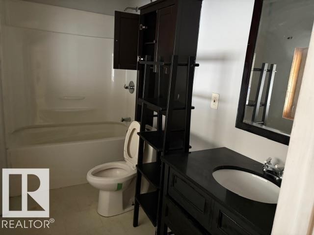 582 Highway 813, Rural Opportunity M.D., AB - Indoor Photo Showing Bathroom