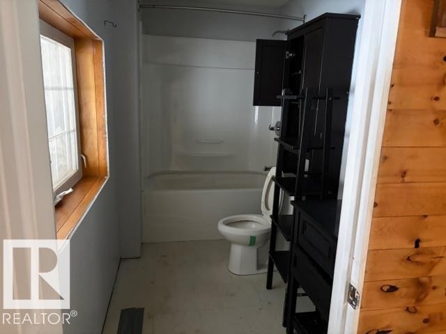 582 Highway 813, Rural Opportunity M.D., AB - Indoor Photo Showing Bathroom