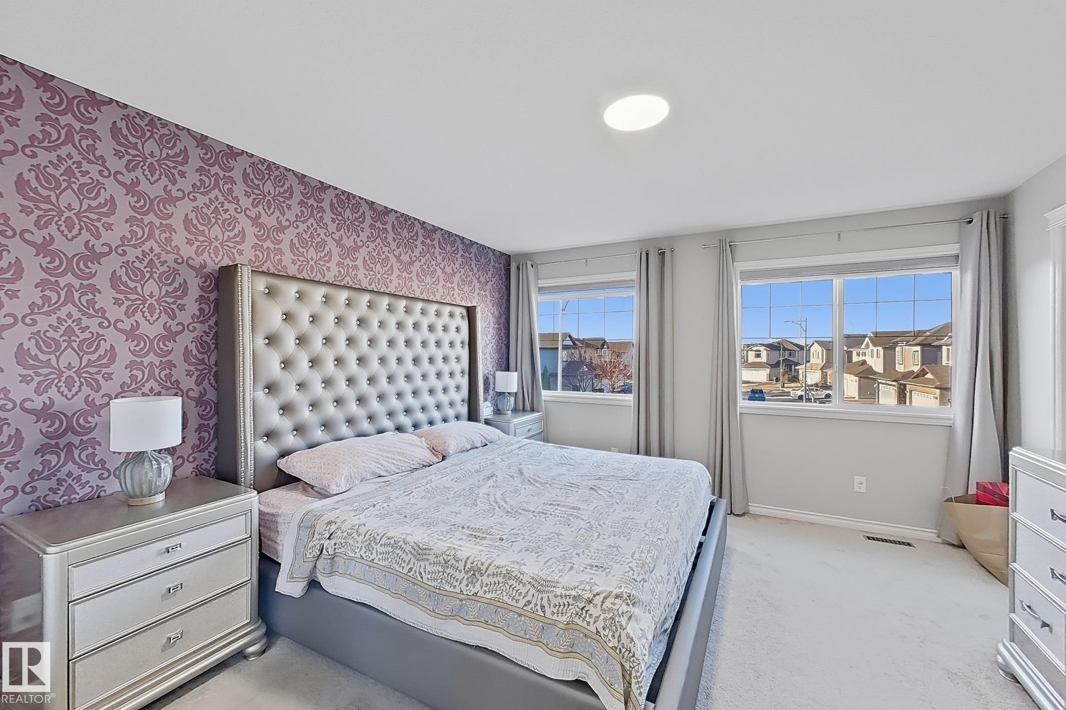 3215 22 Avenue, Edmonton, AB - Indoor Photo Showing Bedroom