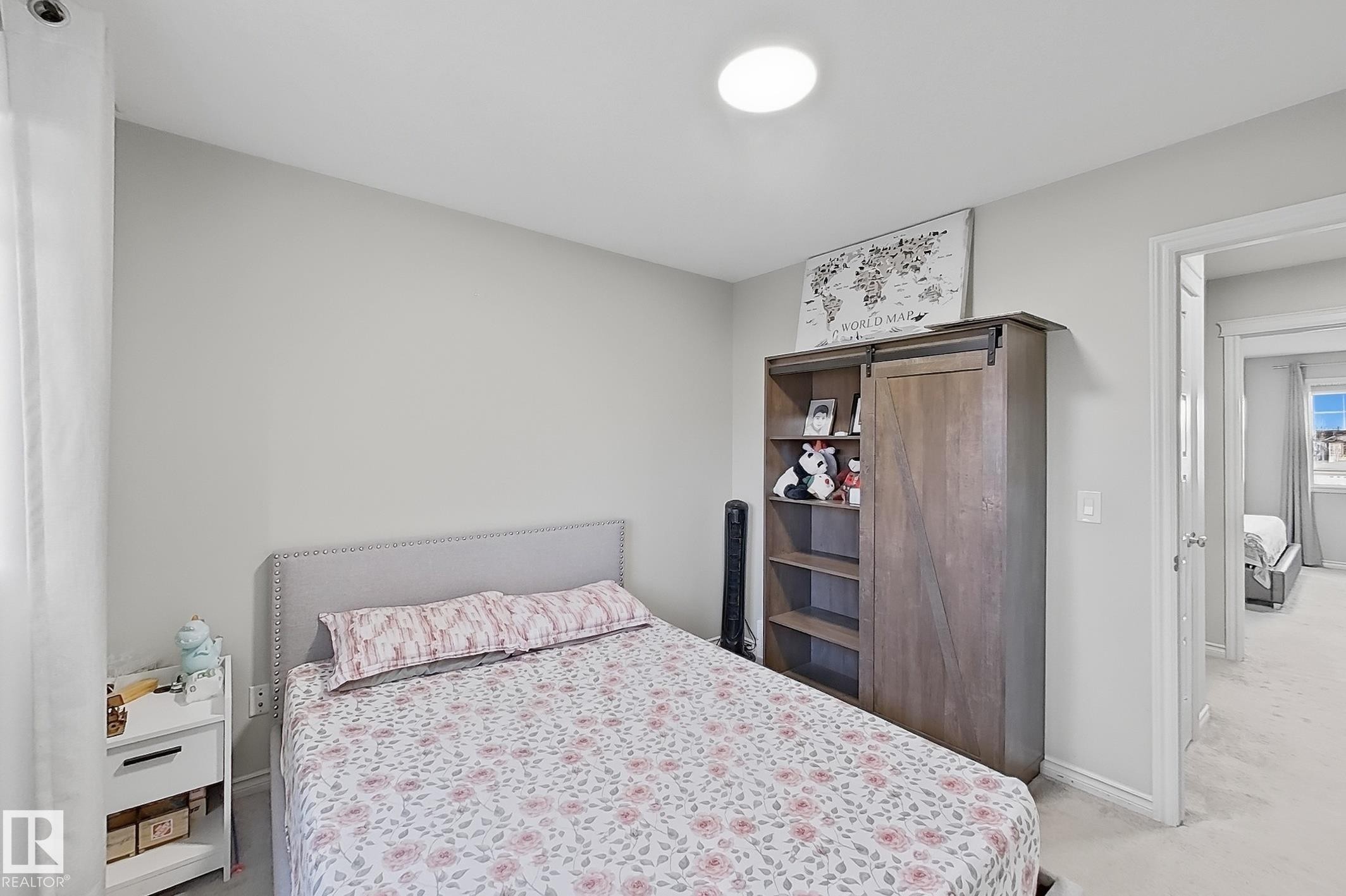 3215 22 Avenue, Edmonton, AB - Indoor Photo Showing Bedroom
