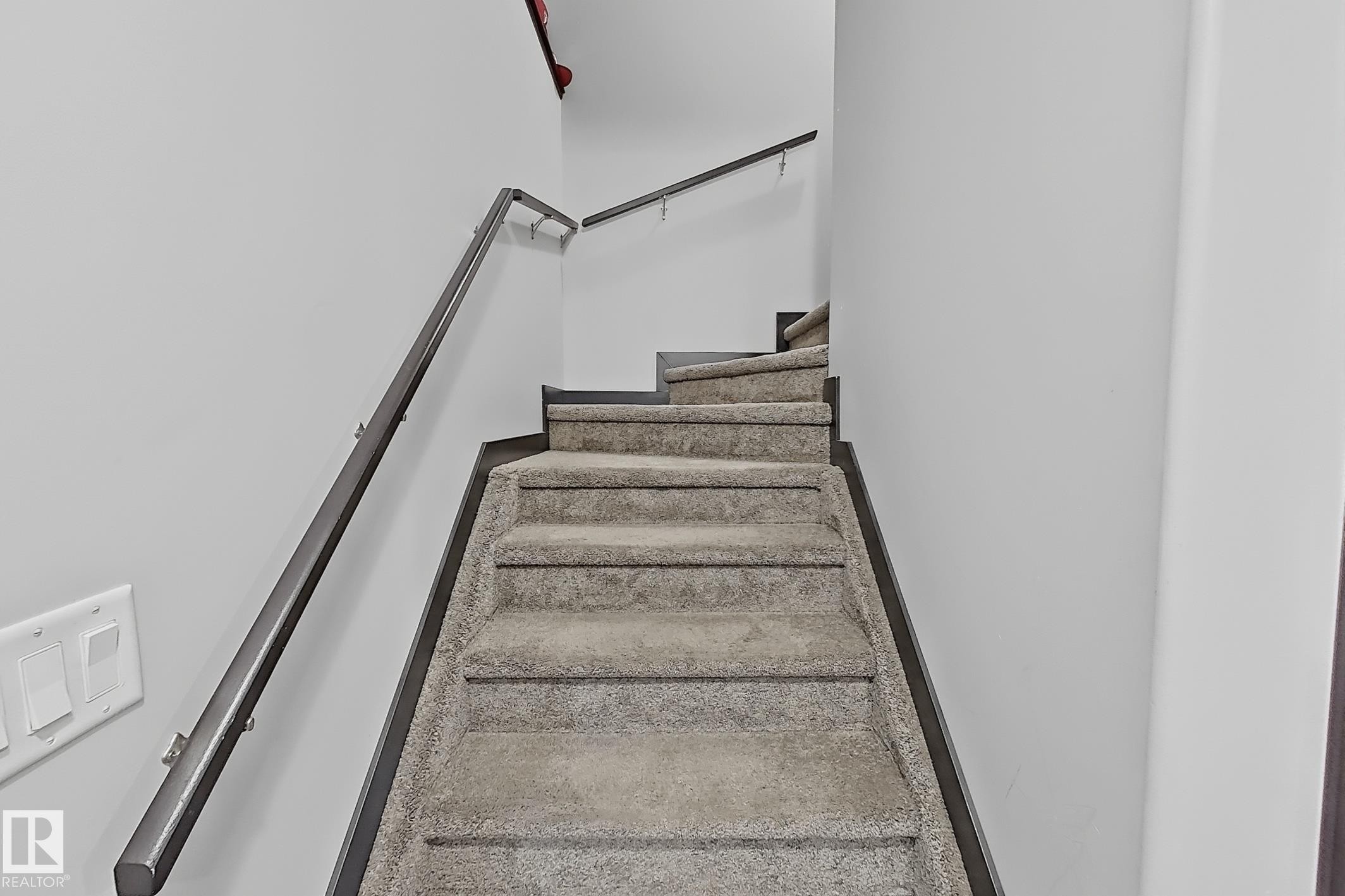 3215 22 Avenue, Edmonton, AB - Indoor Photo Showing Other Room